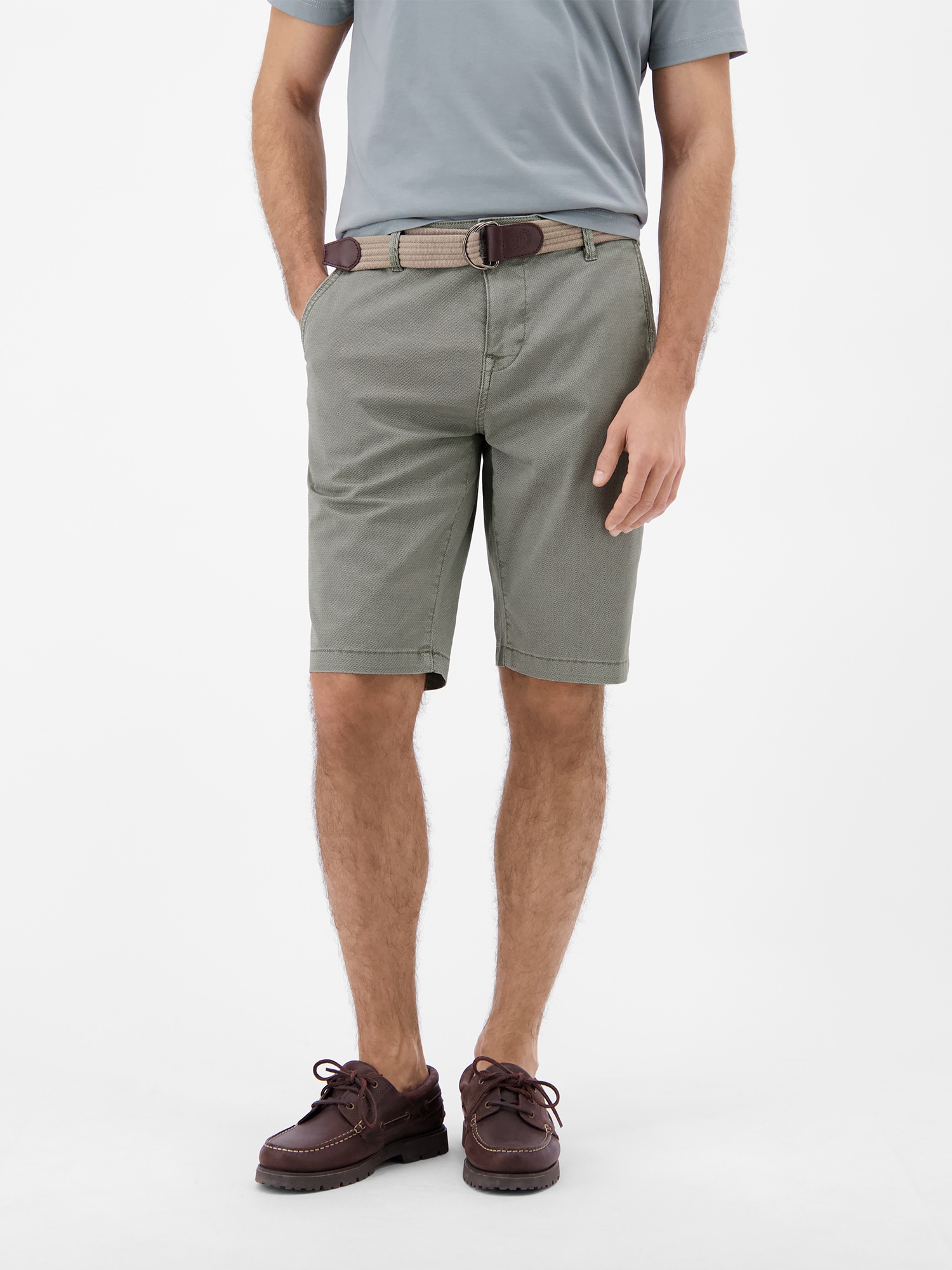 Chinoshorts LERROS "Bequeme Chino-Bermuda mit Gürtel und Minimalprint", Herren, Gr. 32, tinted grau, 98% Baumwolle, 2% Elasthan, Hosen Chinoshorts, Leichte Sommershorts aus 98% Baumwolle und 2% Elasthan, mit 4 Taschen