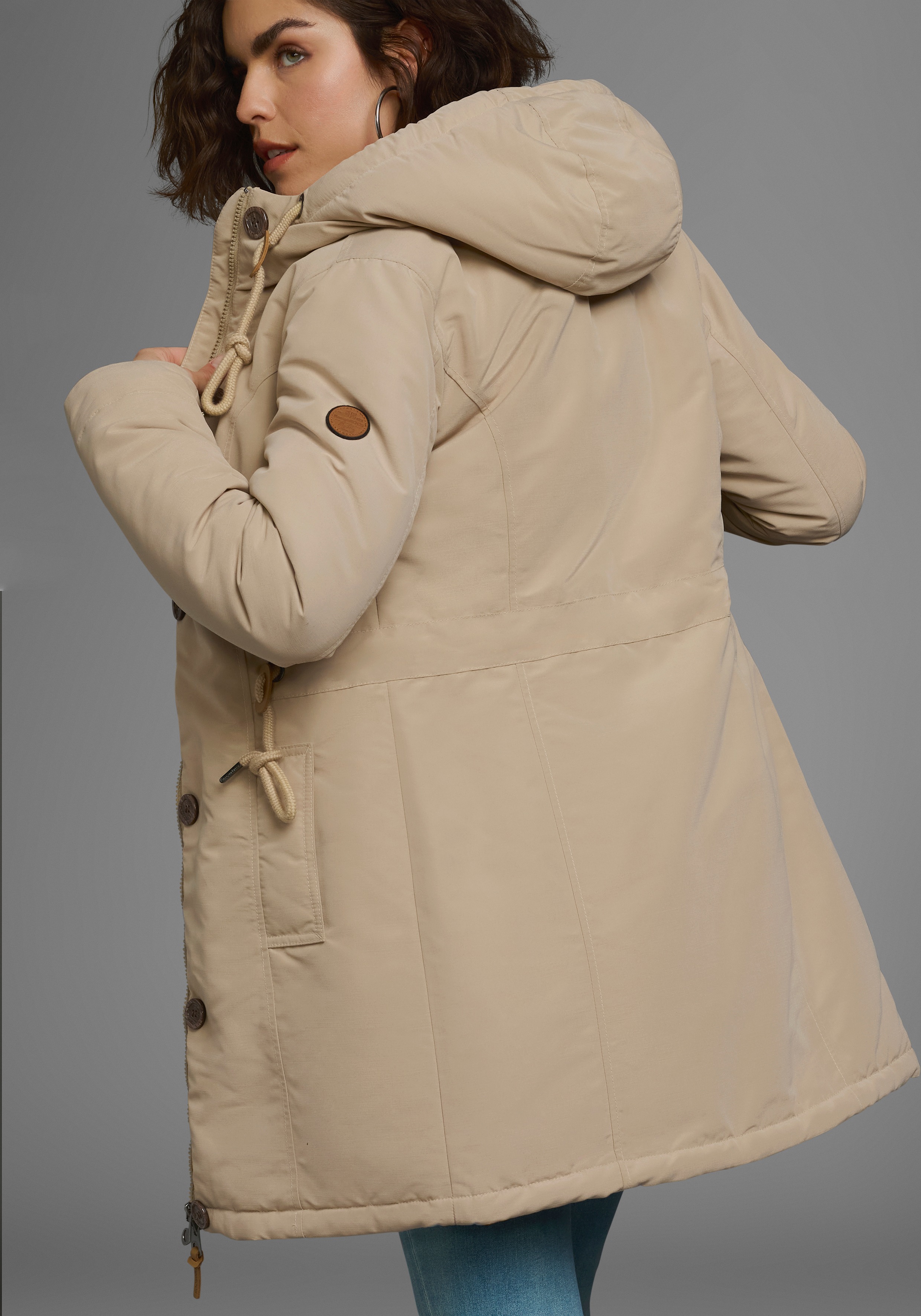 Thumbnail - KangaROOS Winterjacke mit Kapuze für die kalte Jahreszeit, aus leichtem Webstoff, modisch