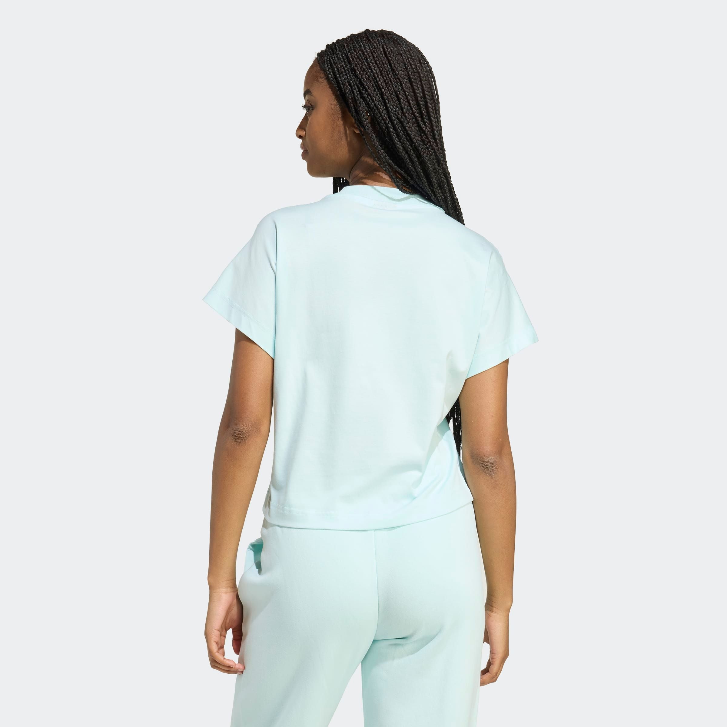 adidas Sportswear T-Shirt »ALL SZN« bequeme Passform, sportlicher Stil, aufgesticktes Logo