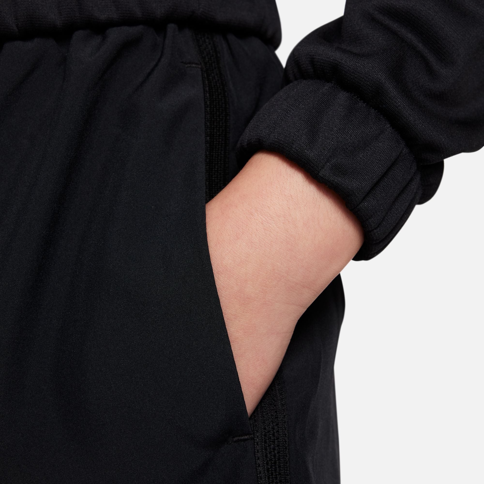 Nike Shorts »B NK DF MULTI WVN SHORT«  schnell trocknendes Material, atmungsaktiv, mit Eingrifftaschen