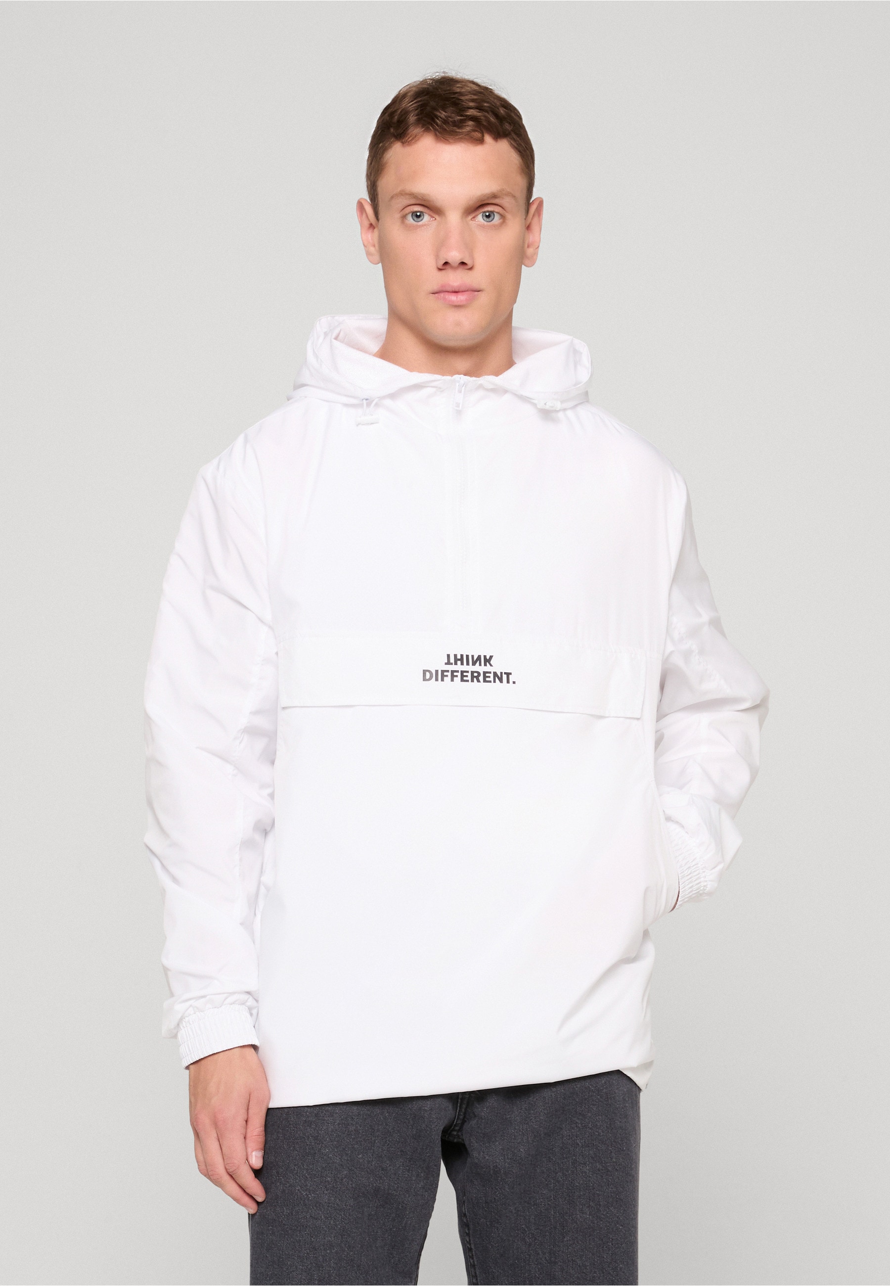 MisterTee Allwetterjacke »MisterTee Think Different Basic Pull Over Jacket« 1 Stk. tlg. mit Kapuze