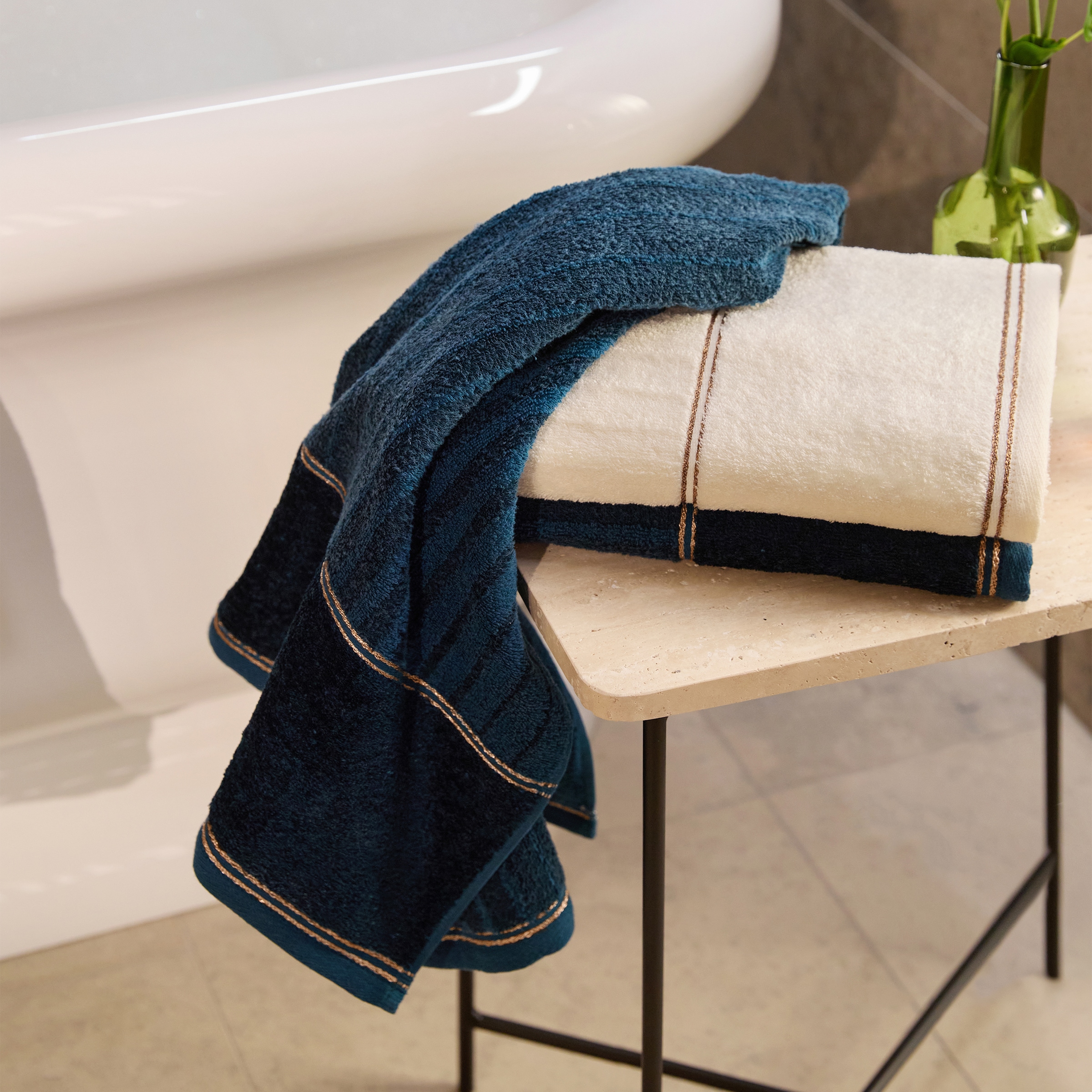 Möve Handtuch »Vibrant Opulence Ombre« aus Baumwolle und Lyocell gefertigt