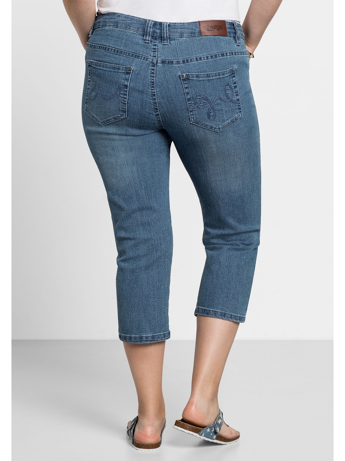 Sheego Caprijeans "Große Größen", mit Used-Effekten günstig online kaufen