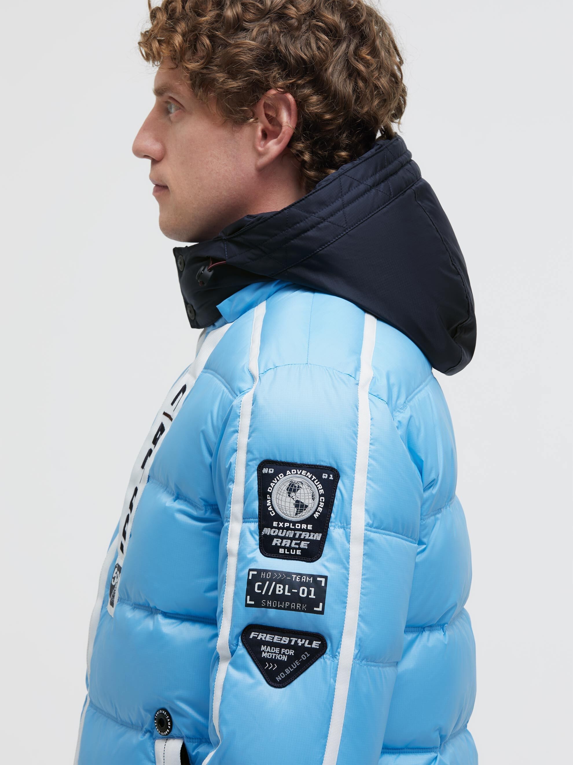 CAMP DAVID Winterjacke mit Kapuze mit Reißverschluss an den Einschubtaschen