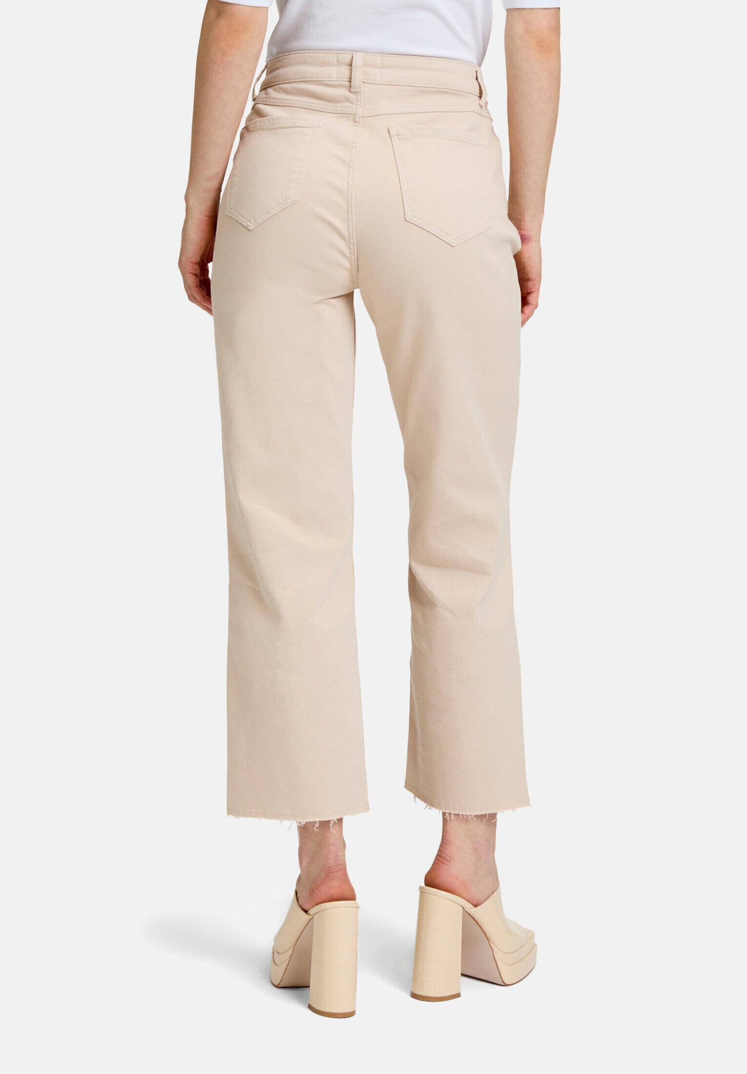 Cartoon Ankle-Jeans »Damen mit offenem Saum«