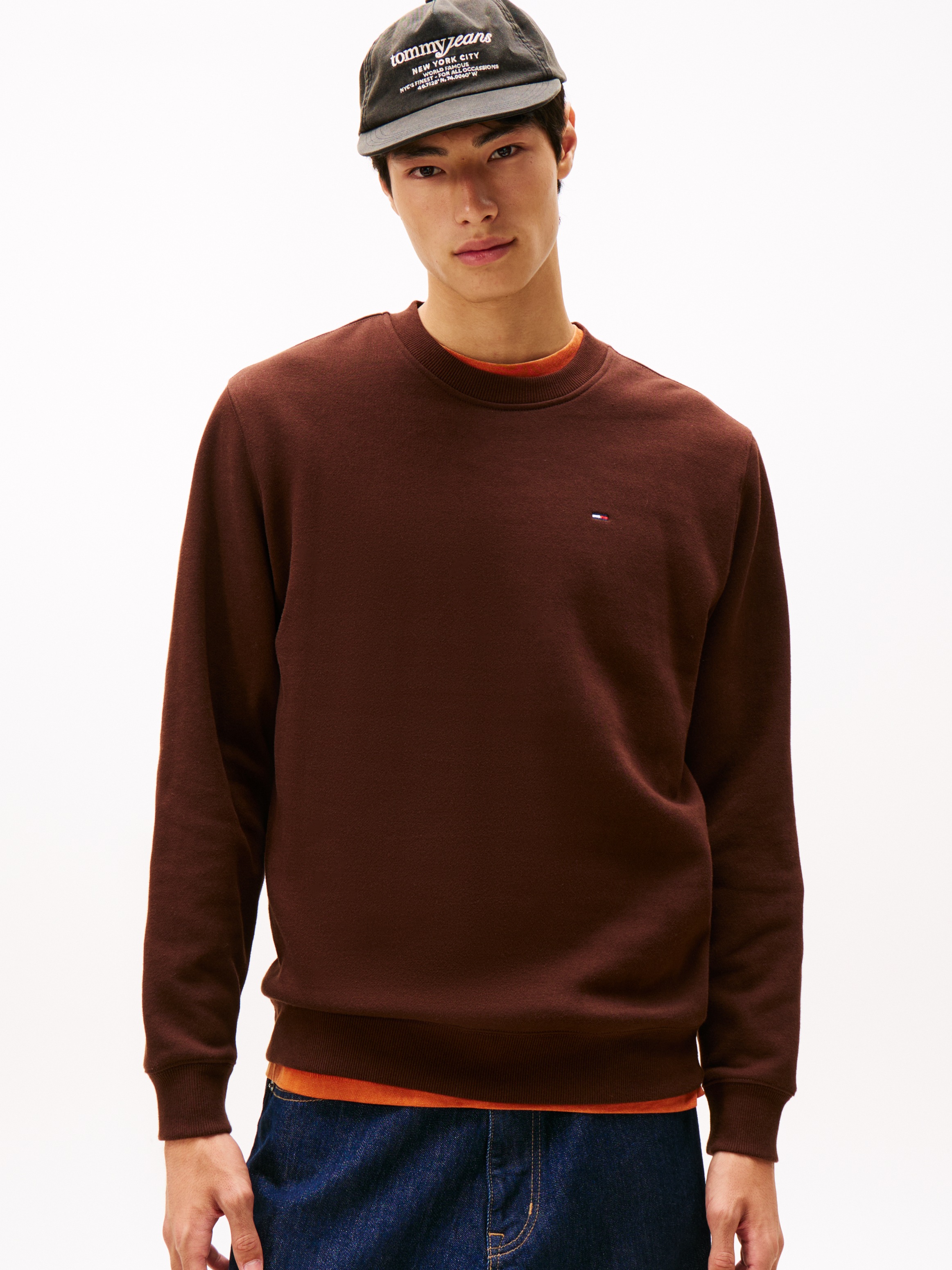 Tommy Jeans "TJM REGULAR FLAG CREW NECK", Mit besticktem Markenlogo auf Bru günstig online kaufen