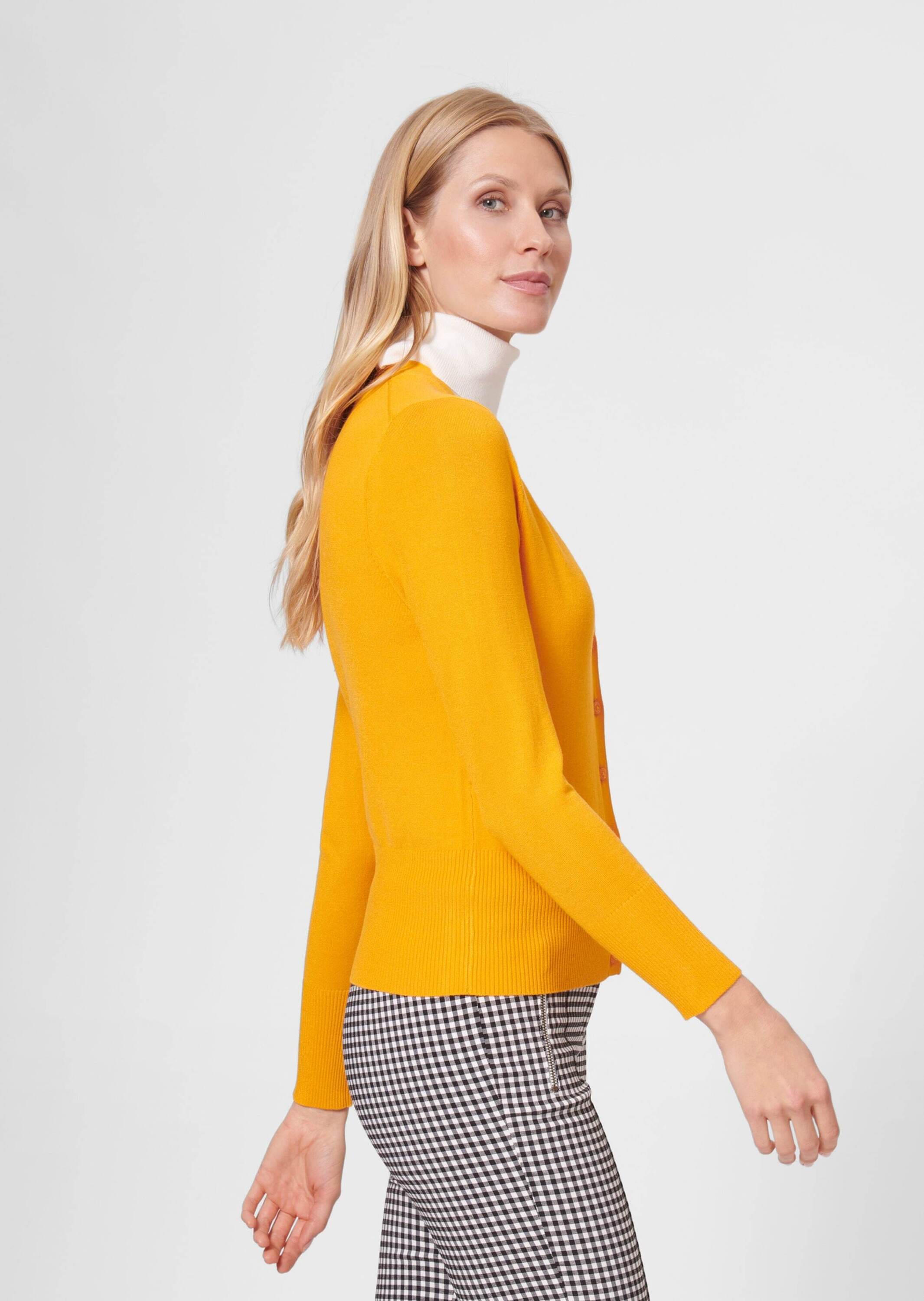 MADELEINE Strickjacke »Strickjacke Eleganter Viskose-Cardigan mit Knopfleiste«