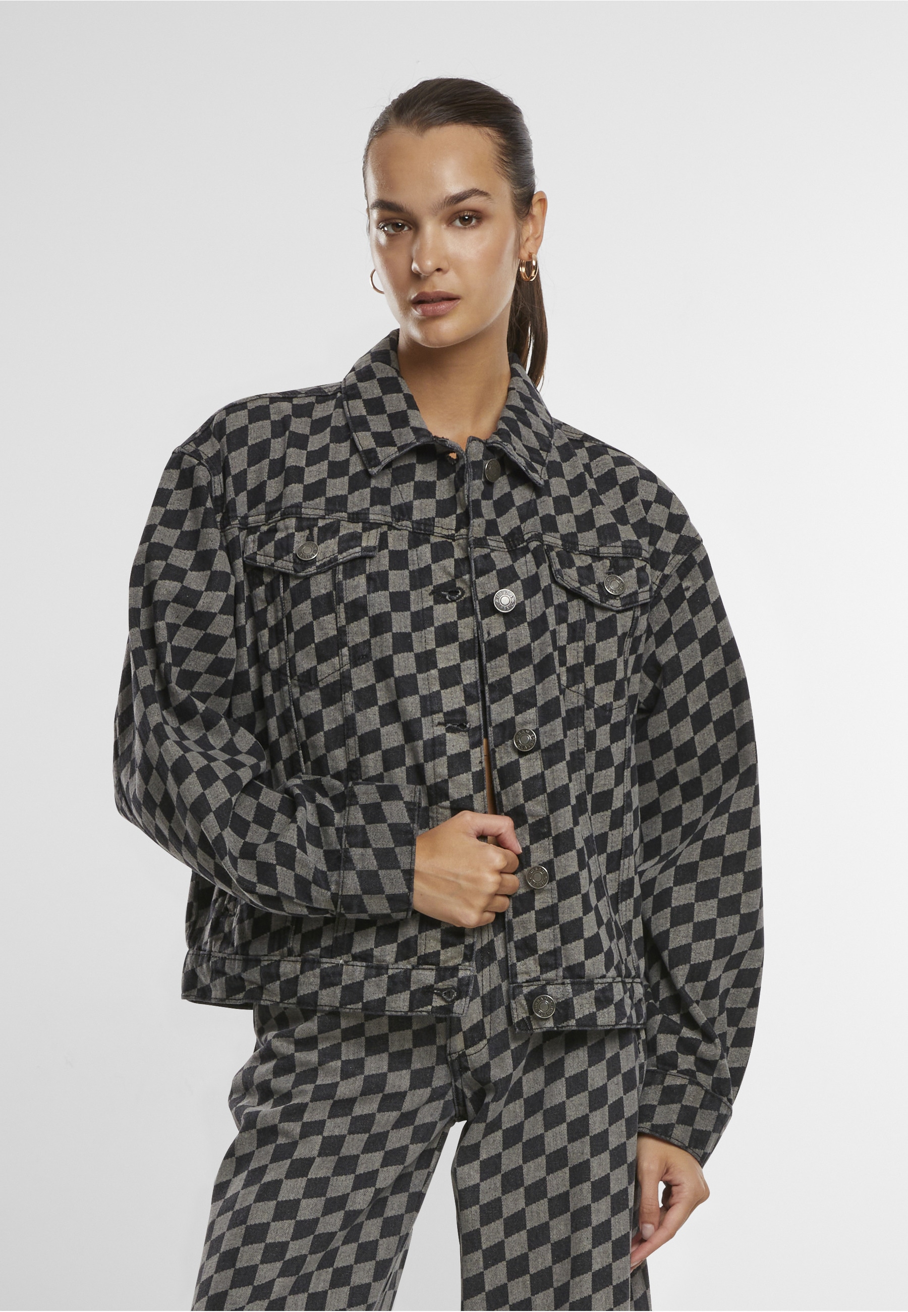 URBAN CLASSICS Jeansjacke »Urban Classics Ladies 80‘s Oversized Laser Printed Denim Jacket« 1 Stk. tlg. ohne Kapuze