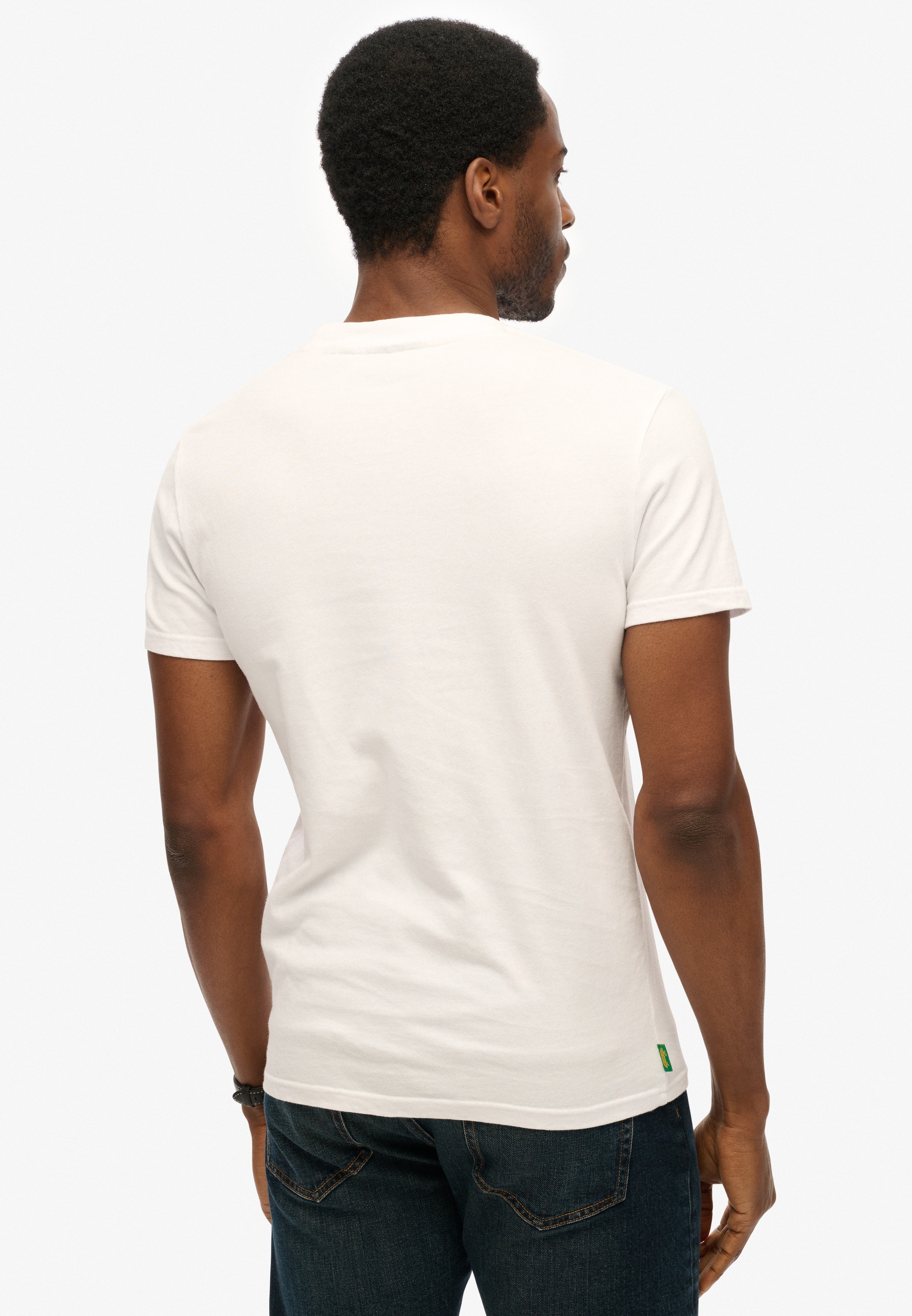 Superdry Rundhalsshirt »ESSENTIAL CONTRAST EMB TEE« Slim Fit, aus Baumwolle und Single Jersey, mit Print, pflegeleicht