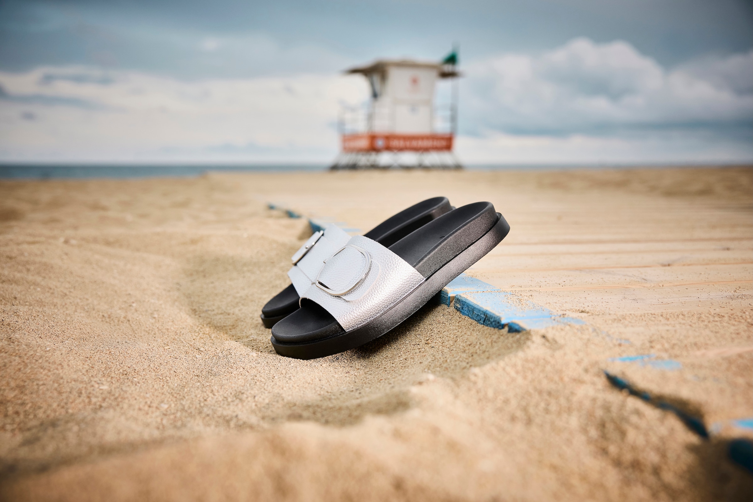RIEKER Sport Pantolette, Sommerschuh, Strandschuh, Urlaubschuh, Hausschuh mit Zierschnalle