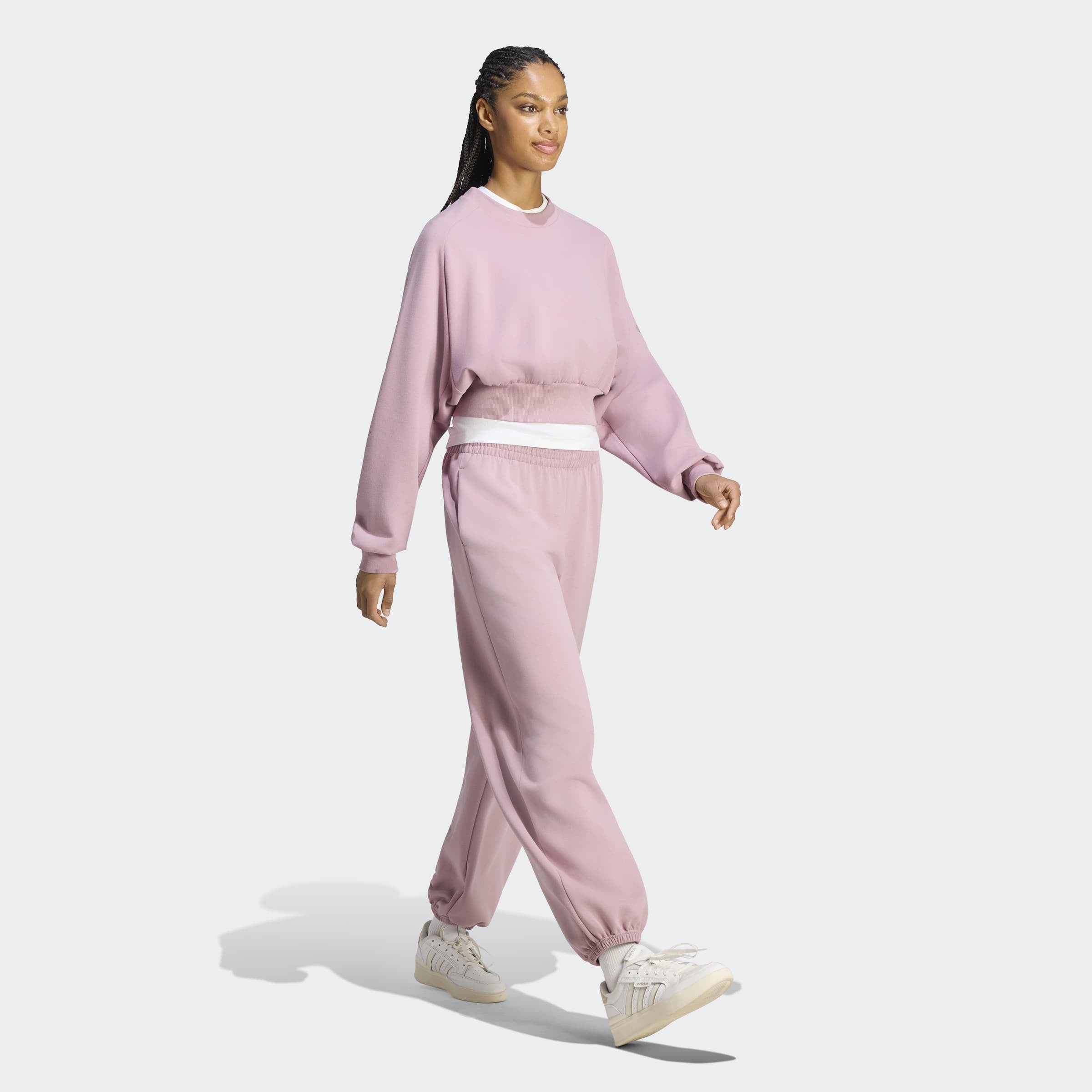 adidas Sportswear Sweatshirt »W ALL SZN SL SW«, mit angesetztem Bündchen, aus weichem, leichtem Material
