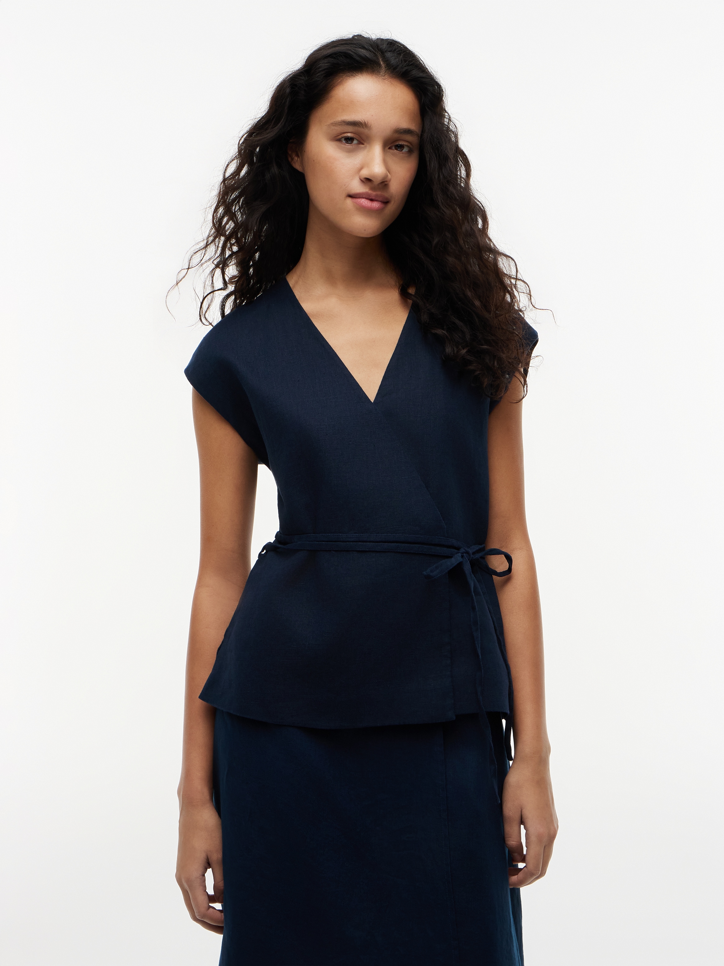 Tommy Hilfiger Wickelbluse »ESS LINEN WRAP TIE NS VEST« Materialmix, Bindeband