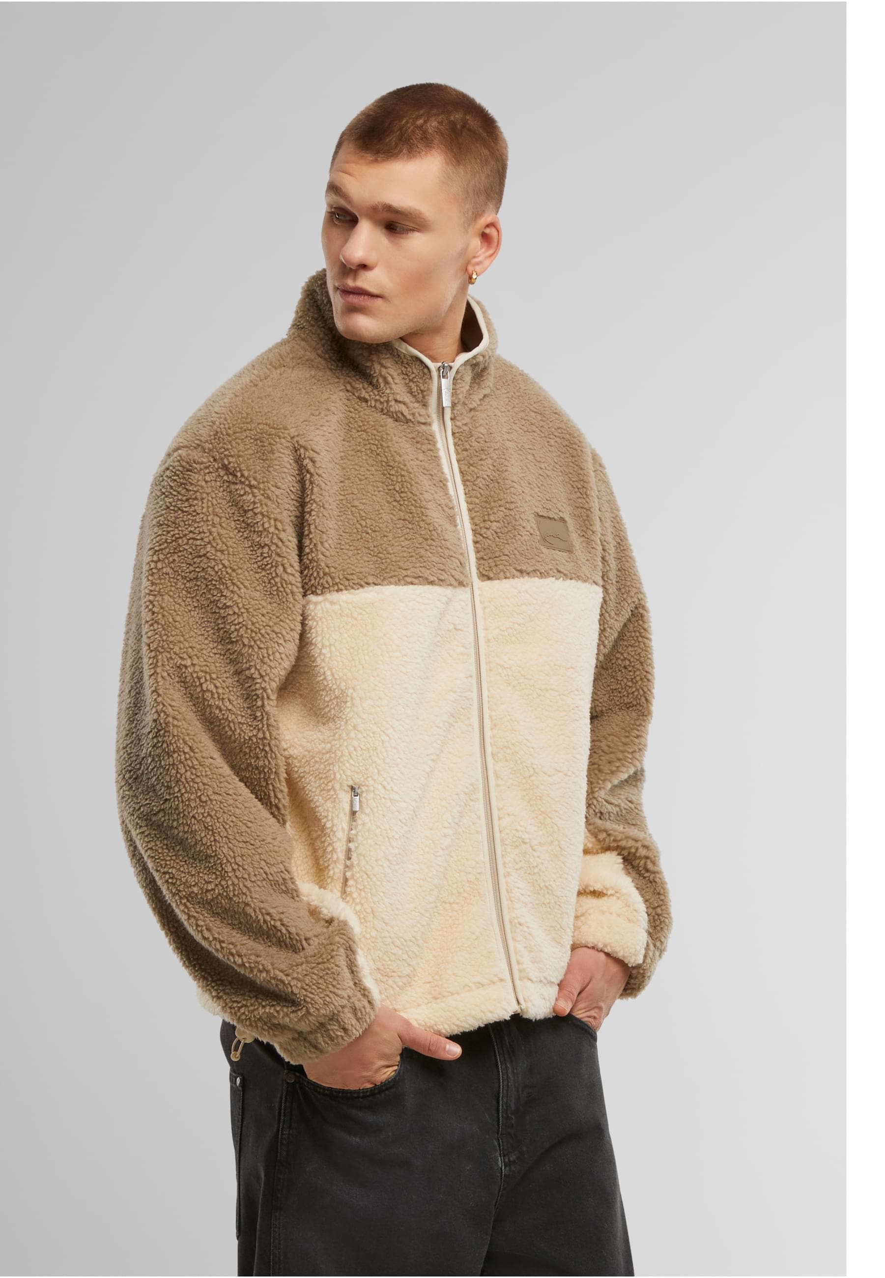 Karl Kani Winterjacke »Karl Kani Signature Rubber Patch Teddy Zip Jacket« 1 Stk. tlg. ohne Kapuze