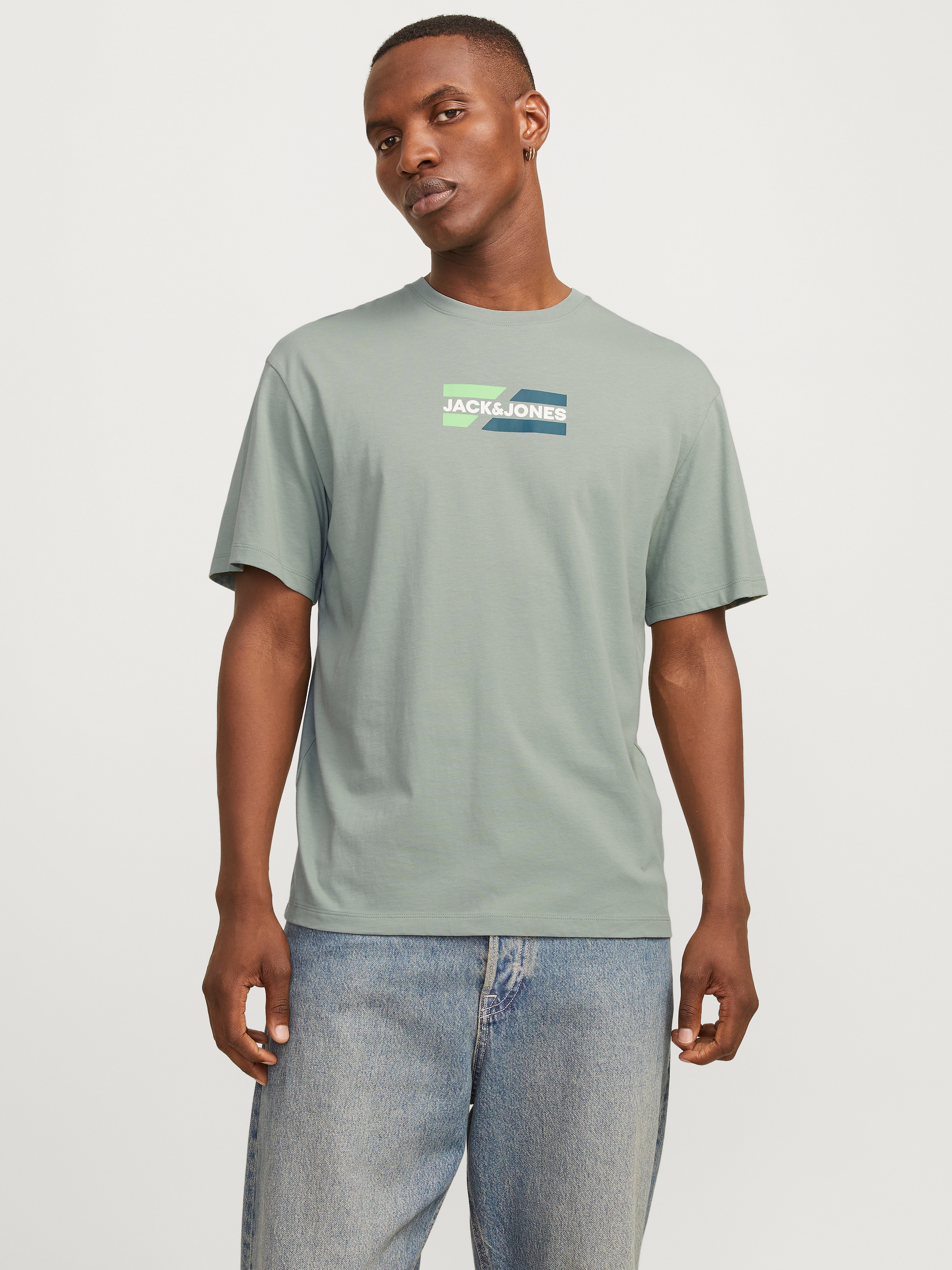 Jack & Jones Rundhalsshirt »JJECORP GRAPHIC TEE SS O-NECK NOOS«, mit Logo Print