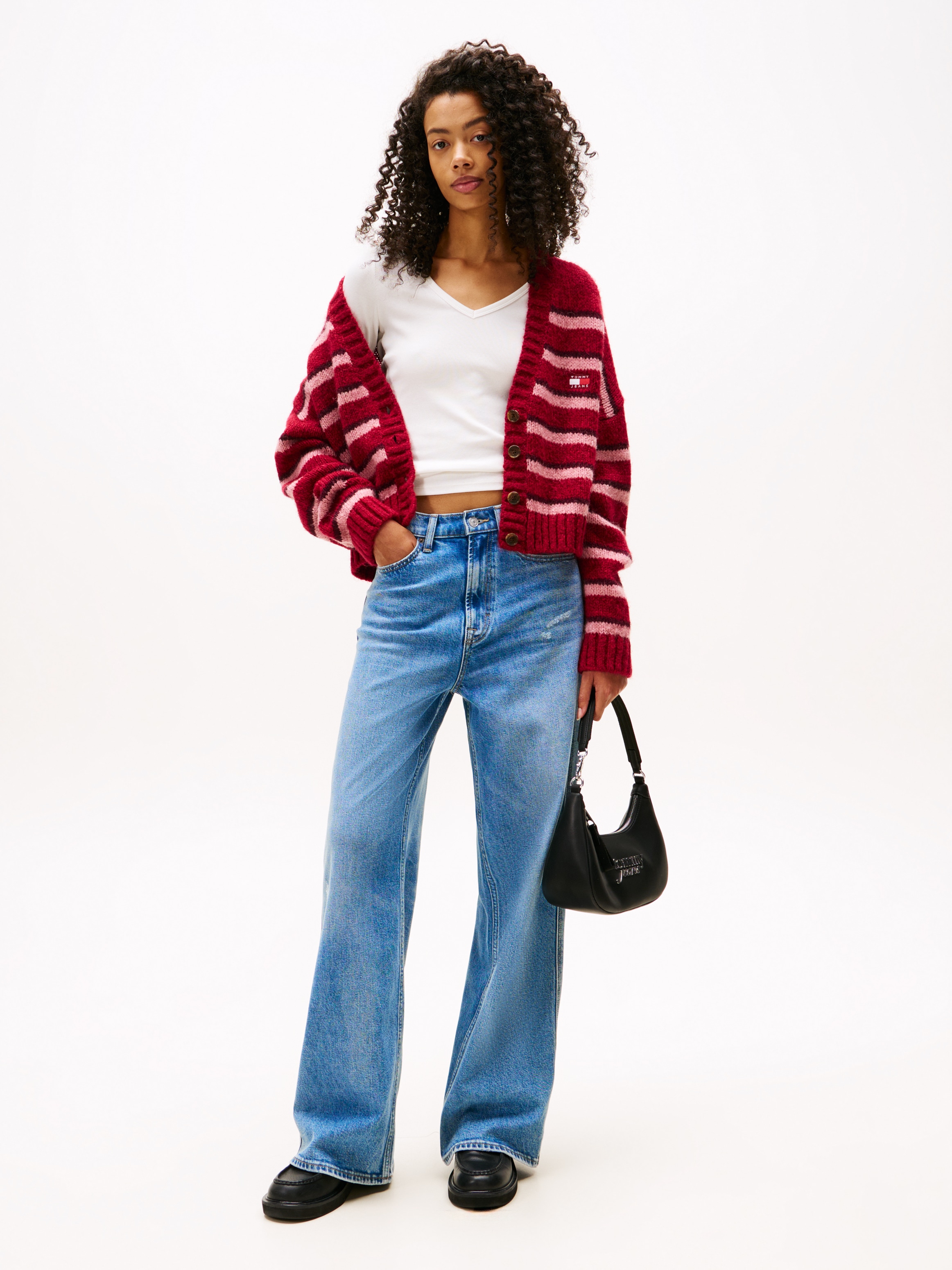Tommy Jeans Langarmshirt »TJW SLIM ESSENTIAL RIB V LS«, mit Logostickerei