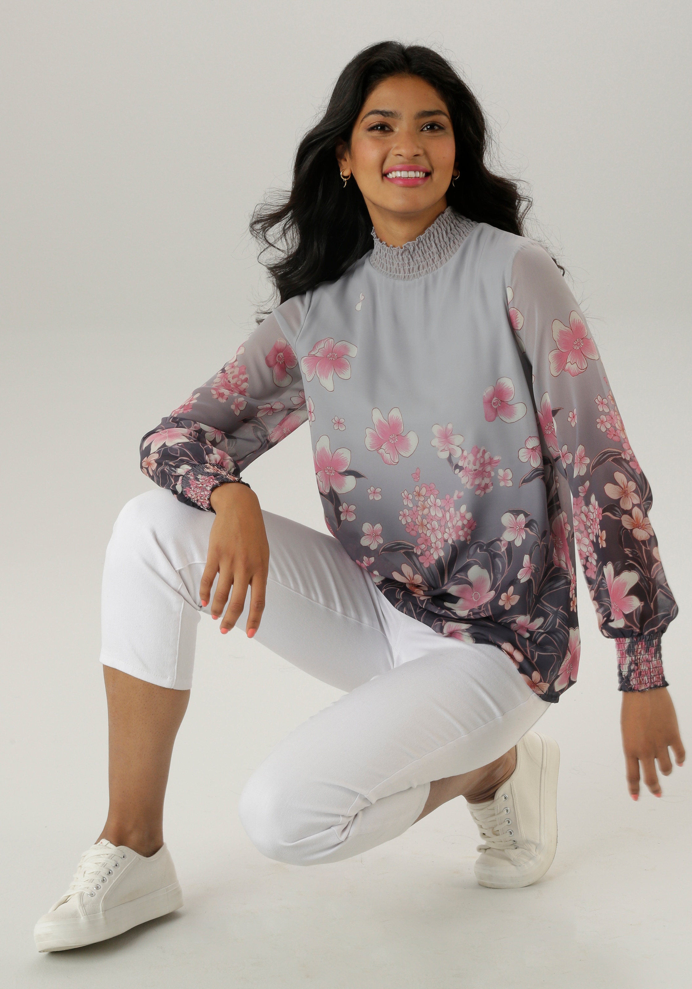 Aniston SELECTED Schlupfbluse, mit Blütendruck und hübscher Blumenbordüre - NEUE KOLLEKTION