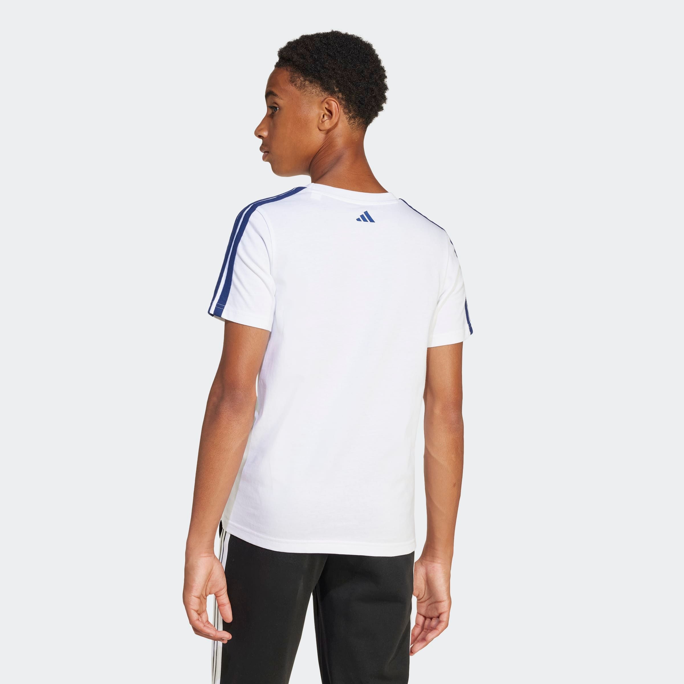 adidas Sportswear T-Shirt »J C COLLEG TEE« mit auffälliger Grafik, bequeme Passform, aus Baumwolle