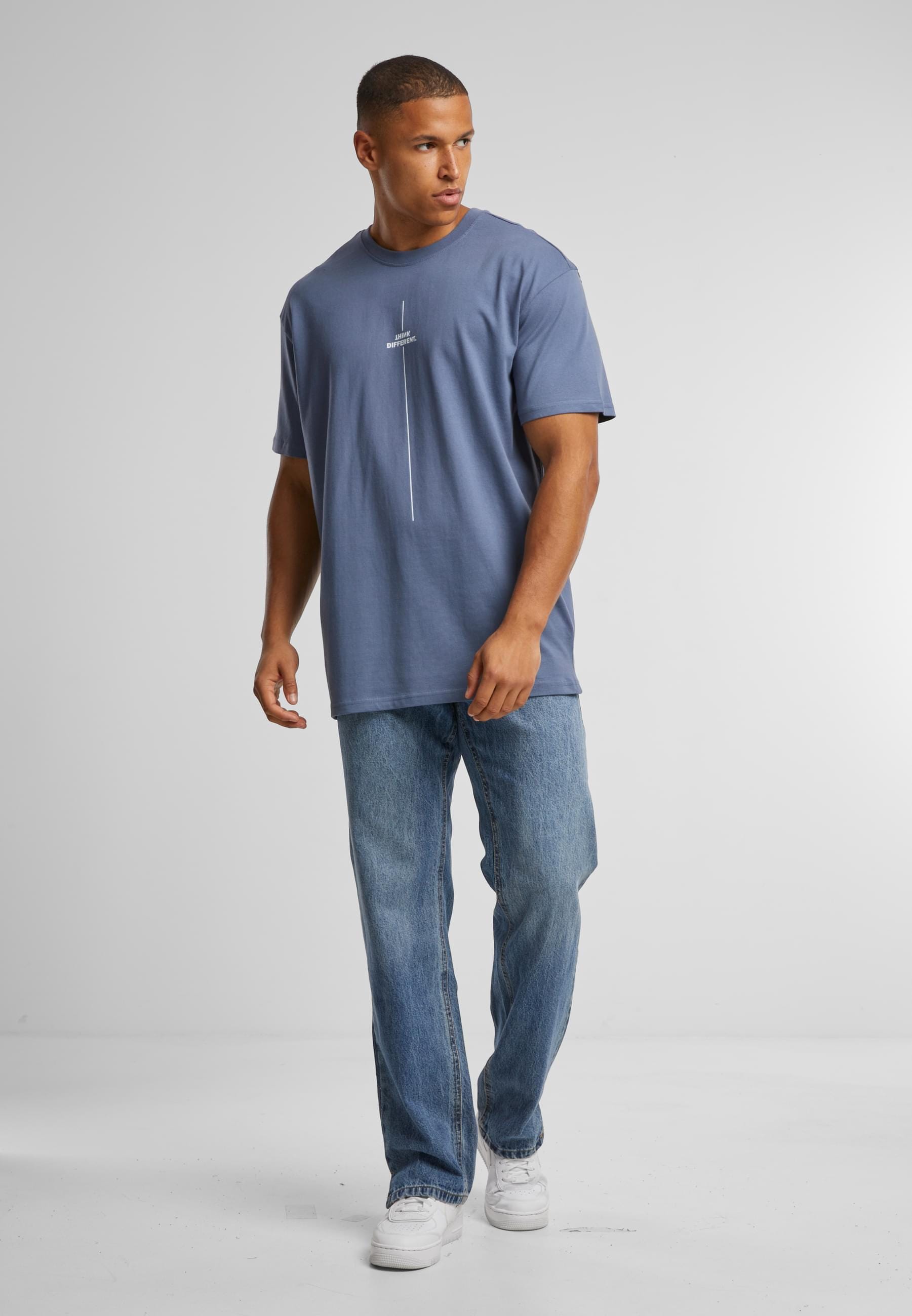 Merchcode T-Shirt »Merchcode Herren Think Different Heavy Oversized Tee«, (1 tlg.)