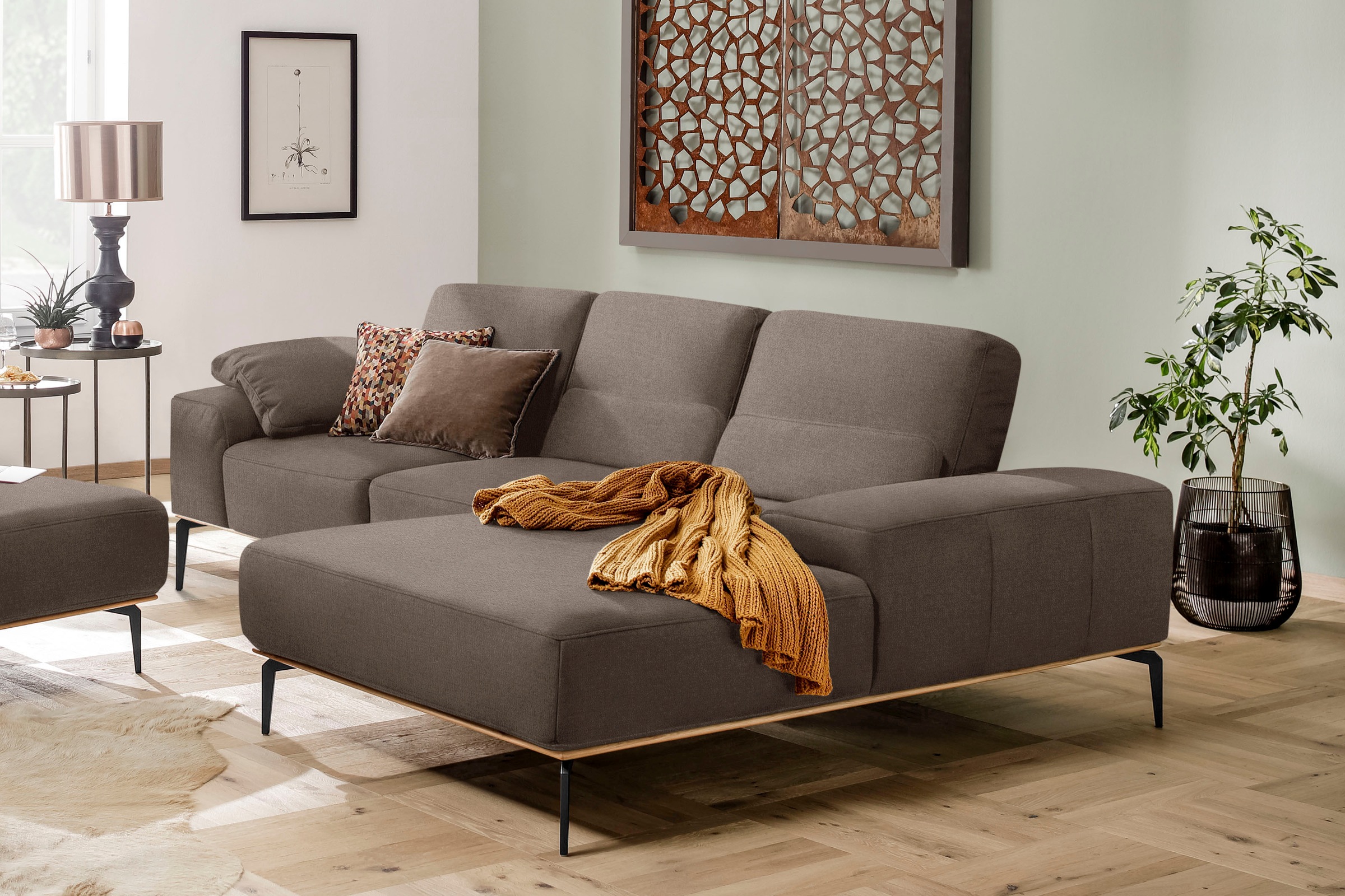W.SCHILLIG Ecksofa »run, Designsofa mit tollem Sitzkomfort, bequem, L-Form«, mit Holzsockel, Füße in Schwarz pulverbeschichtet, Breite 279 cm