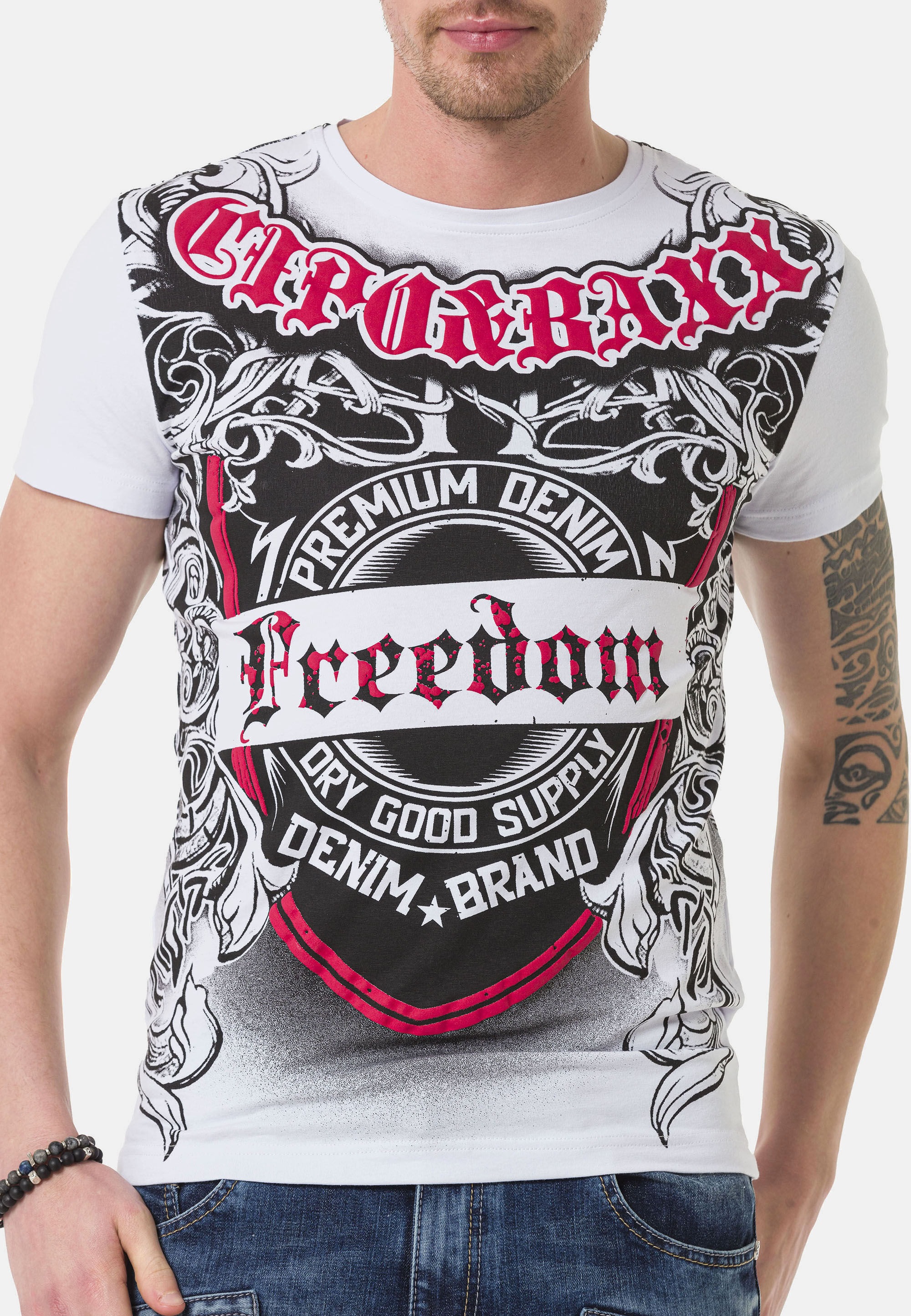Cipo & Baxx T-Shirt »T-Shirt«, große Tribal- und Markenprints setzen rockige Akzente
