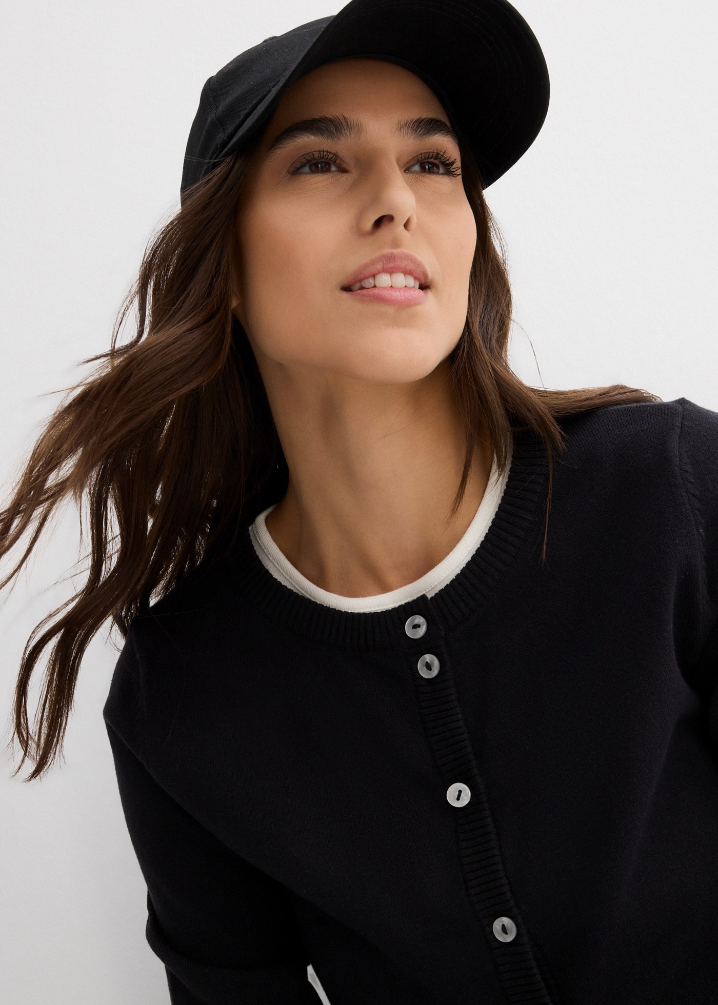 bonprix Strickjacke lockere Passform, aus Baumwolle und Polyamid, mit Knopfleiste