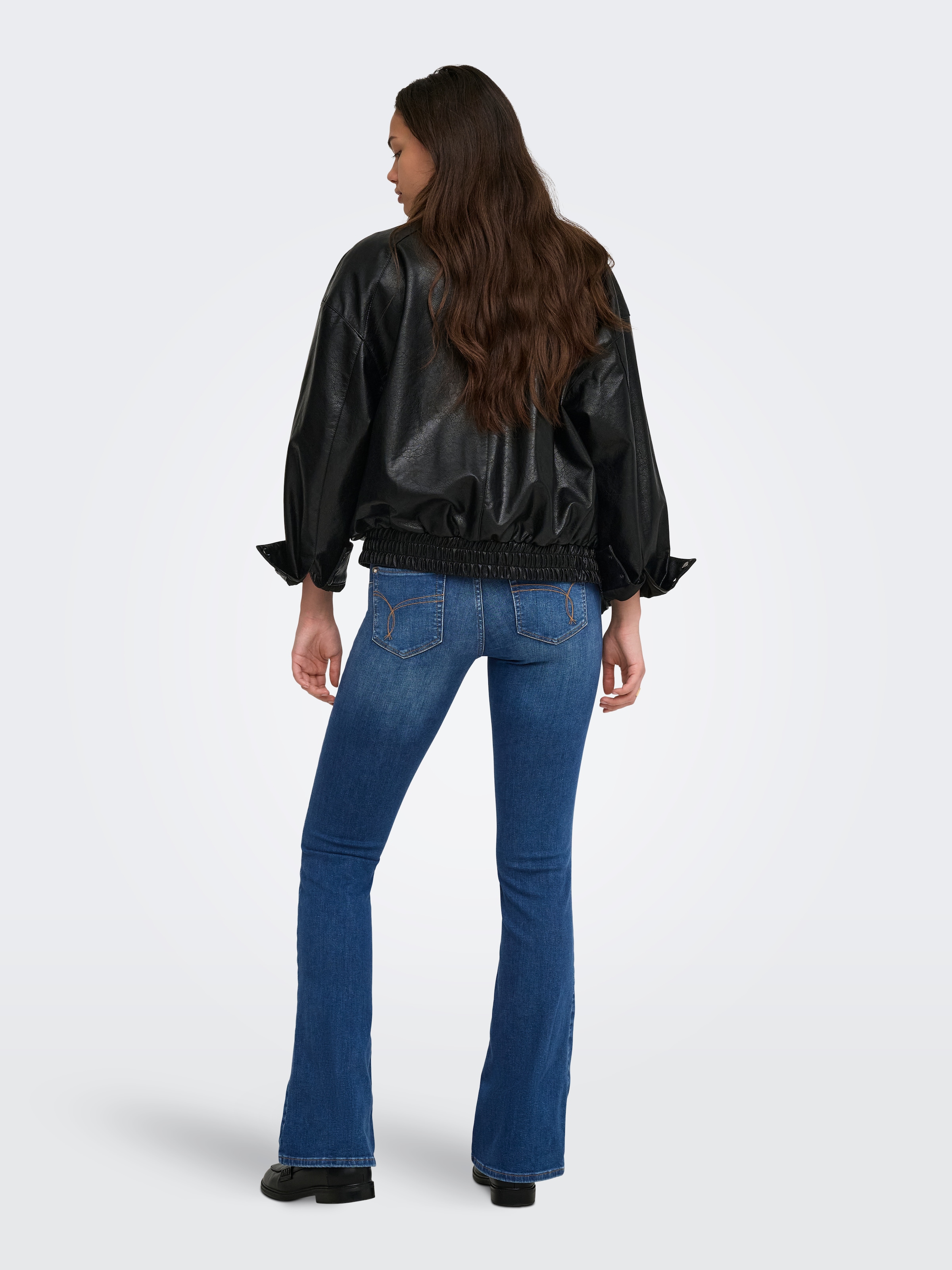ONLY Bootcut-Jeans »ONLBLUSH MID BUT FLARED DNM REA763« Baumwollmischung, bootcut fit