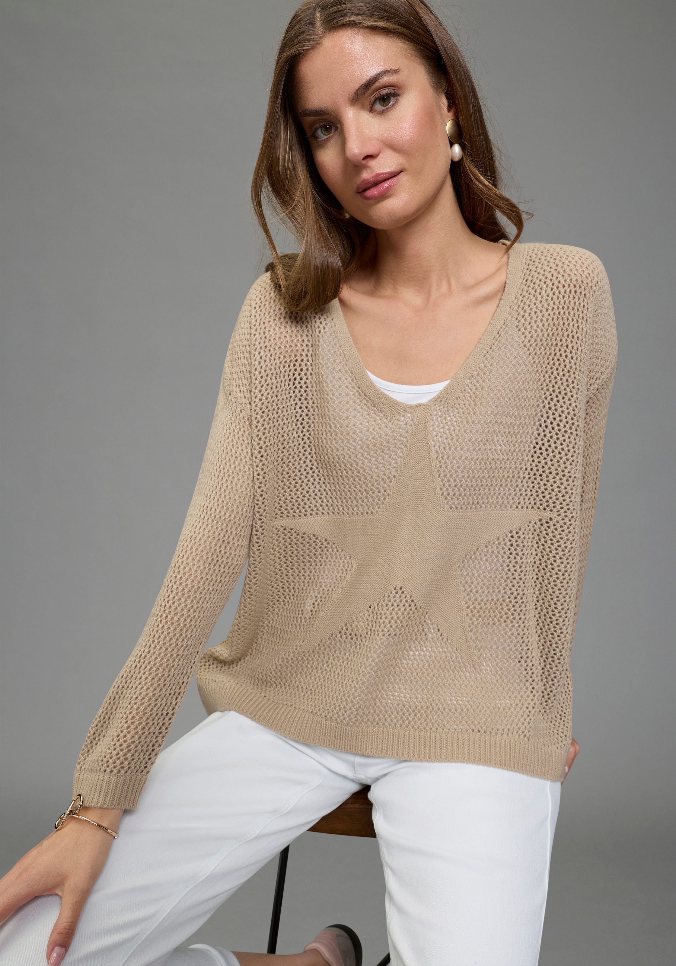 Laura Scott Strickpullover "aus sommerlich leichtem Material" aus modernem Lochstrick mit Sternmuster