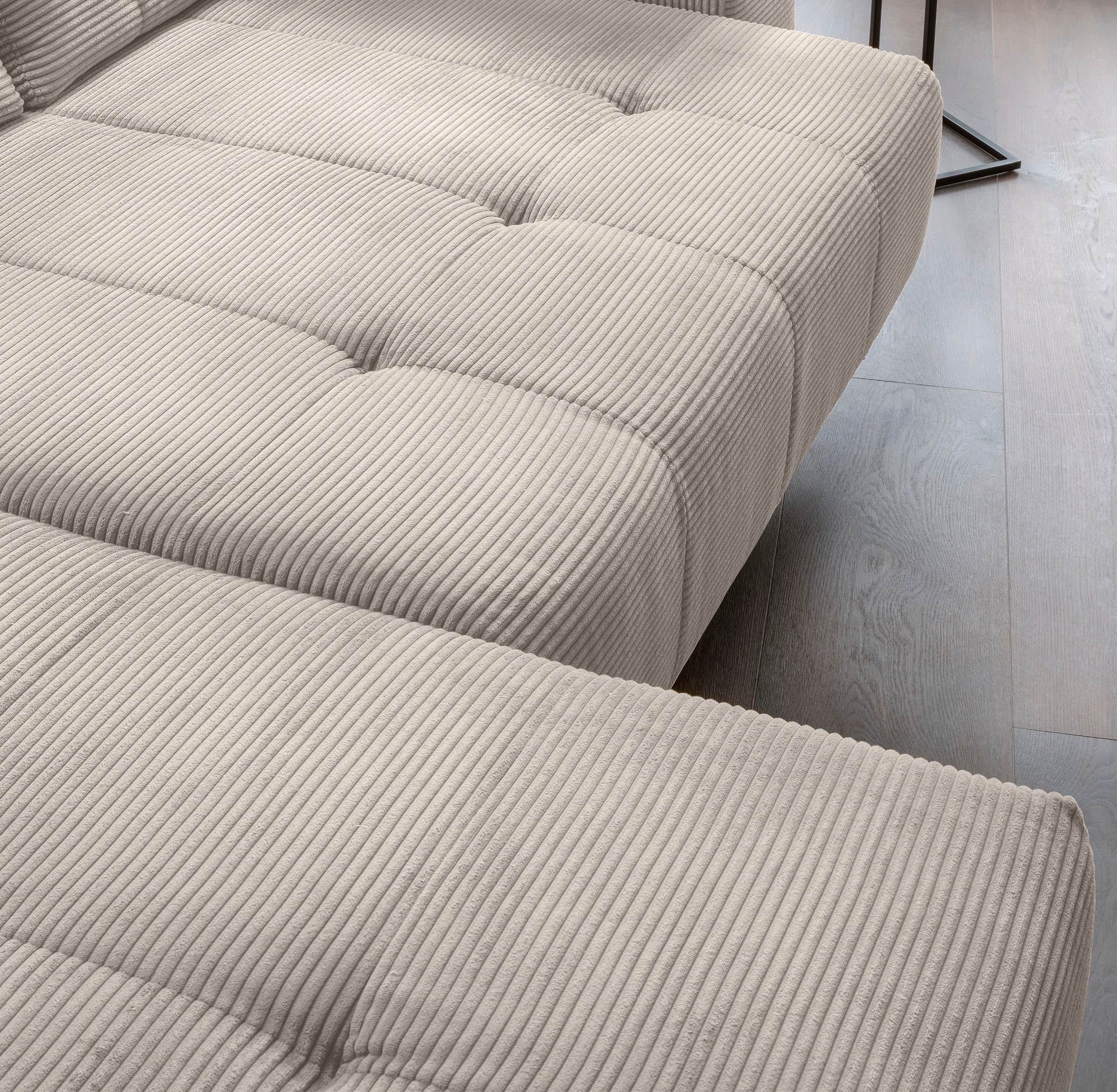 Home affaire Ecksofa »Lazio modern und bequem, schmale Armlehnen, tolle Detailverarbeitung« zwei verschiedene Fußfarben wählbar
