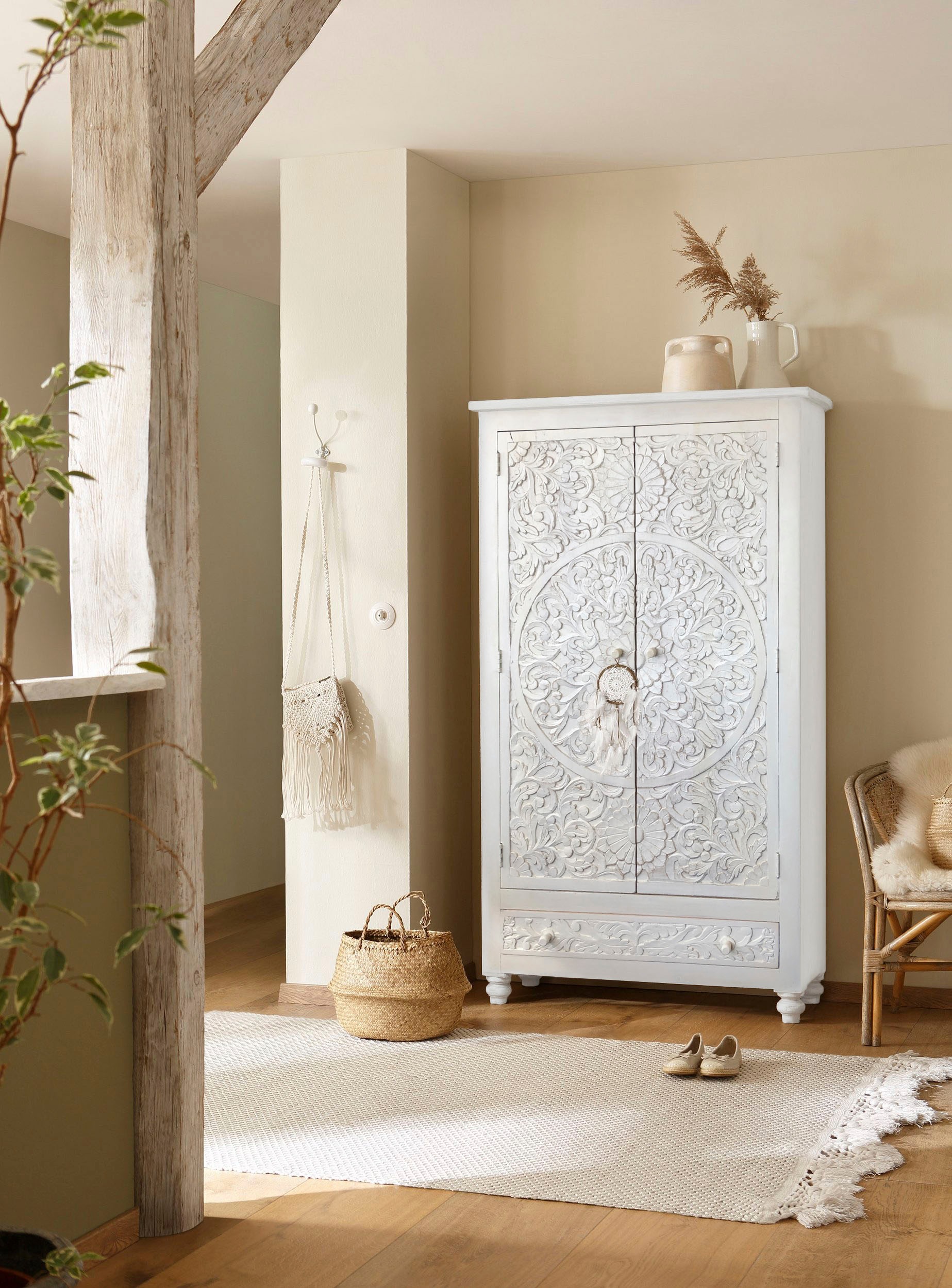 OTTO home Drehtürenschrank "Fenris" pflegeleichtes Mangoholz, mit dekorativ günstig online kaufen