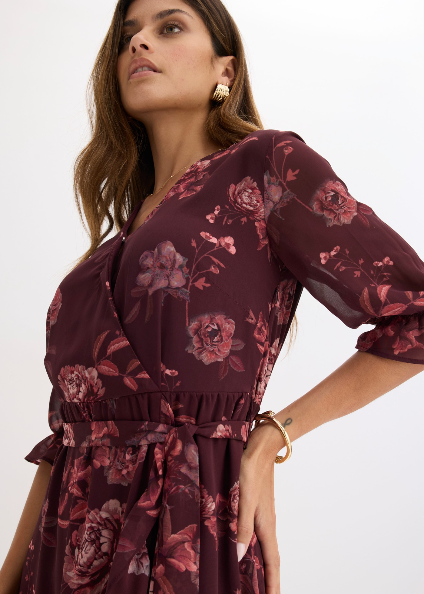 bonprix Chiffonkleid mit Volant, ausgestellte Passform, Halbarm, ohne Kragen