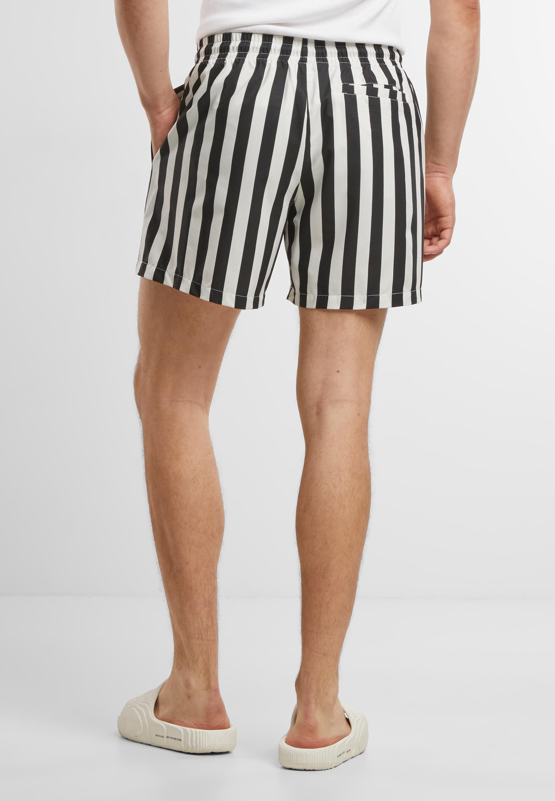 URBAN CLASSICS Badeshorts »Urban Classics Striped Seersucker Swim Shorts«