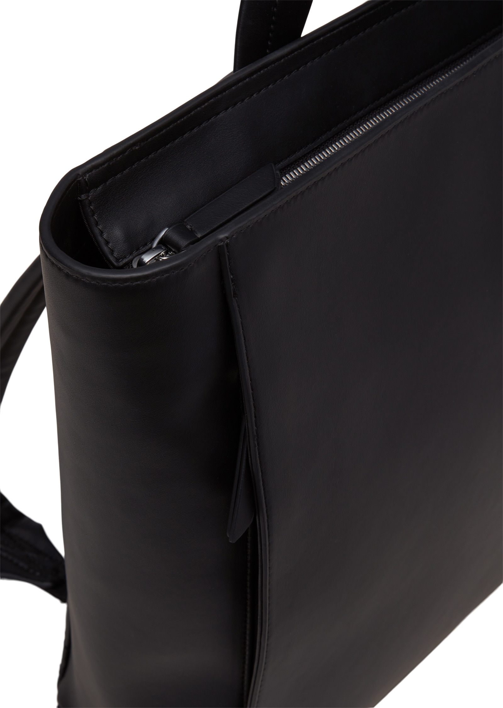 Marc O'Polo Rucksack »aus einer Lederalternative aus recyceltem Polyester«
