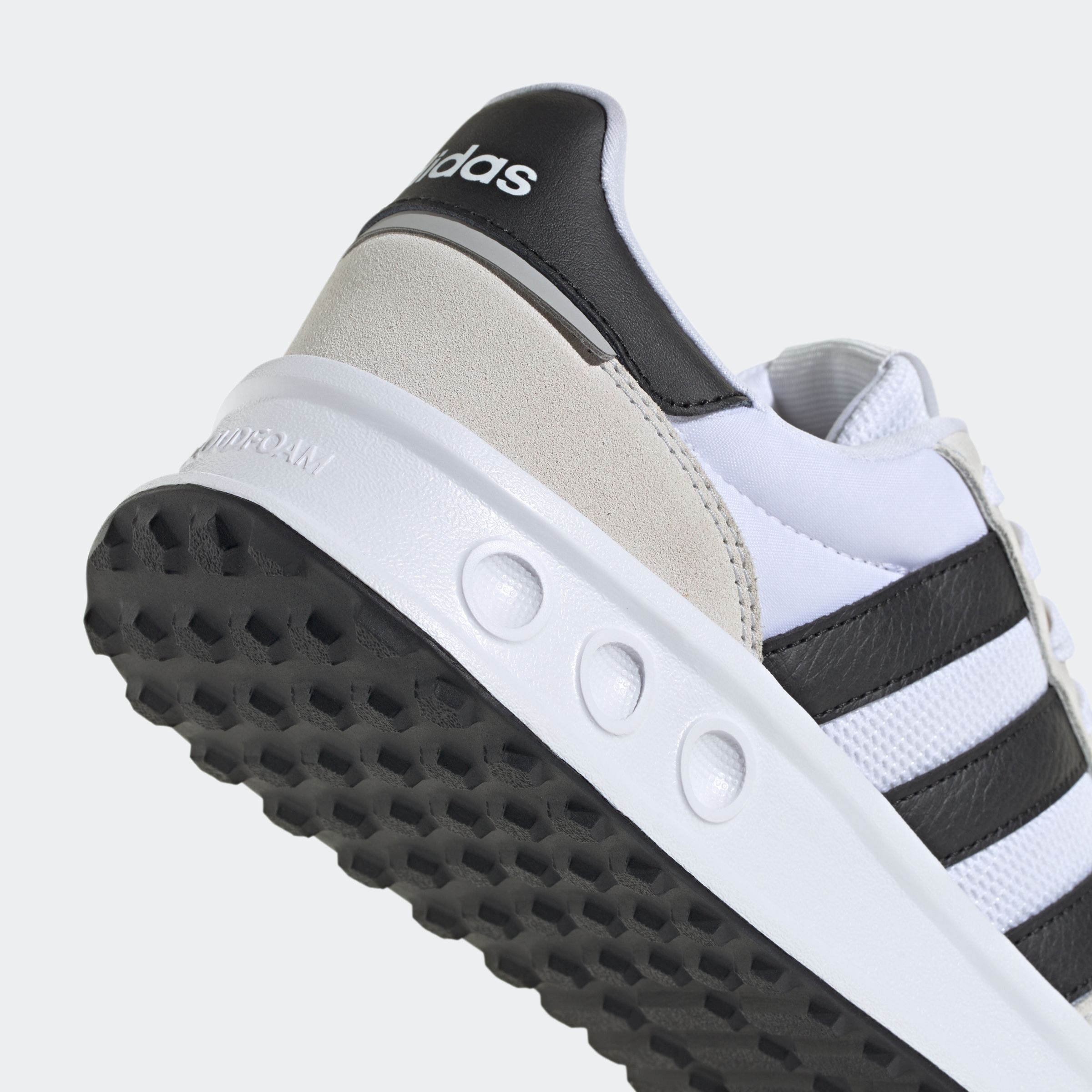 adidas Sportswear Sneaker »RUN 84«, inspiriert vom Design des adidas LA Trainer