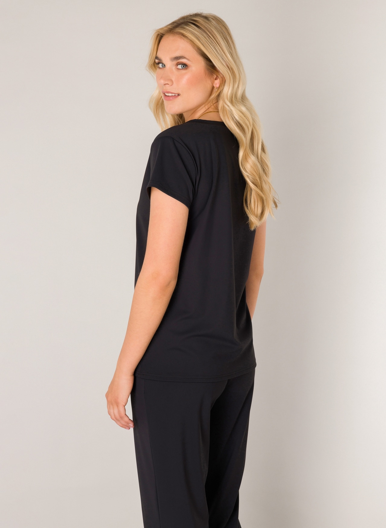 Base Level T-Shirt »Tilly«, mit V-Ausschnitt