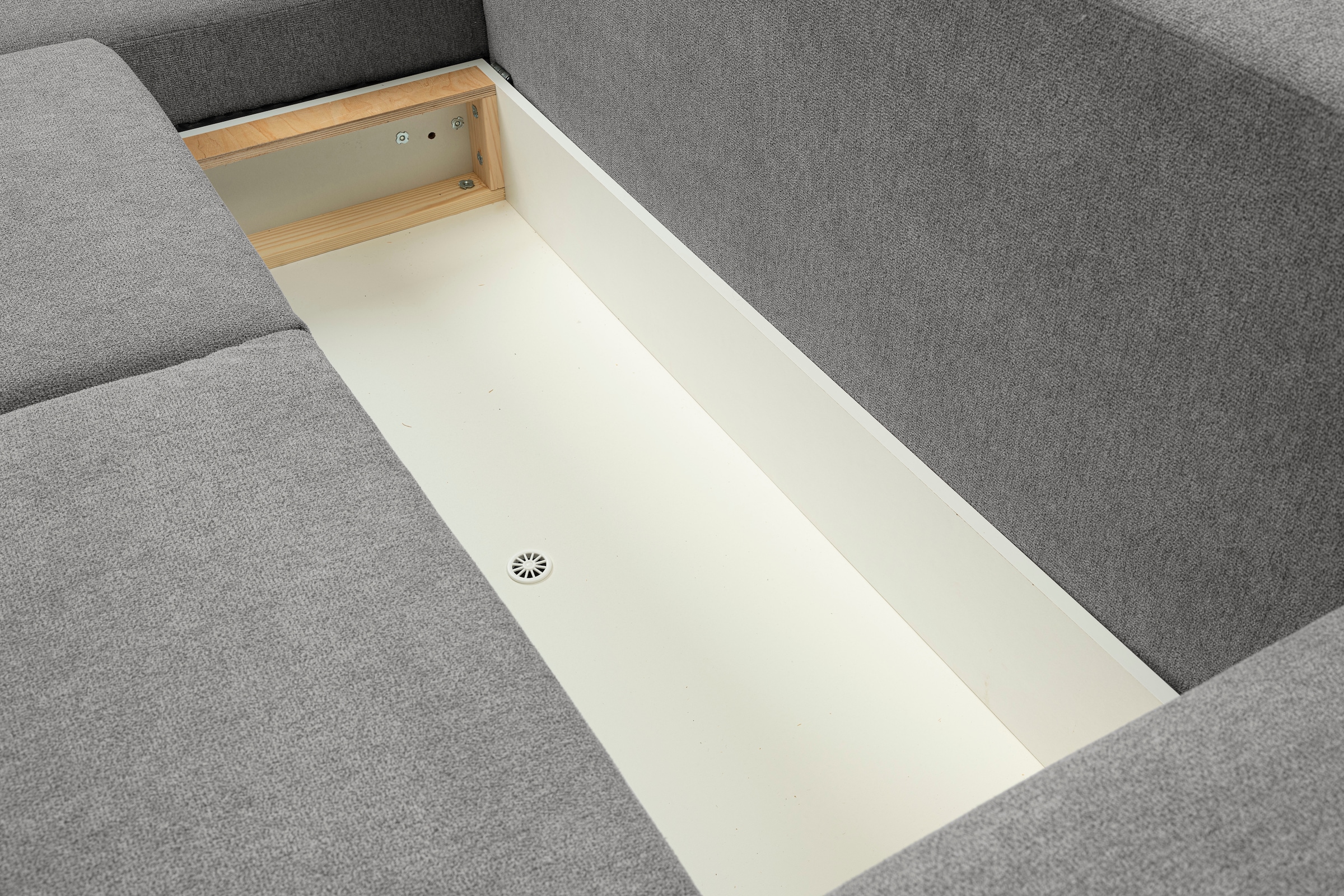 WERK2 Ecksofa »Riwa, modernes Sofa zum Kuscheln und Entspannen, Breite 300cm, L-Form«, Trendiges Ecksofa mit vielen Kissen, Schlaffunktion & Bettkasten