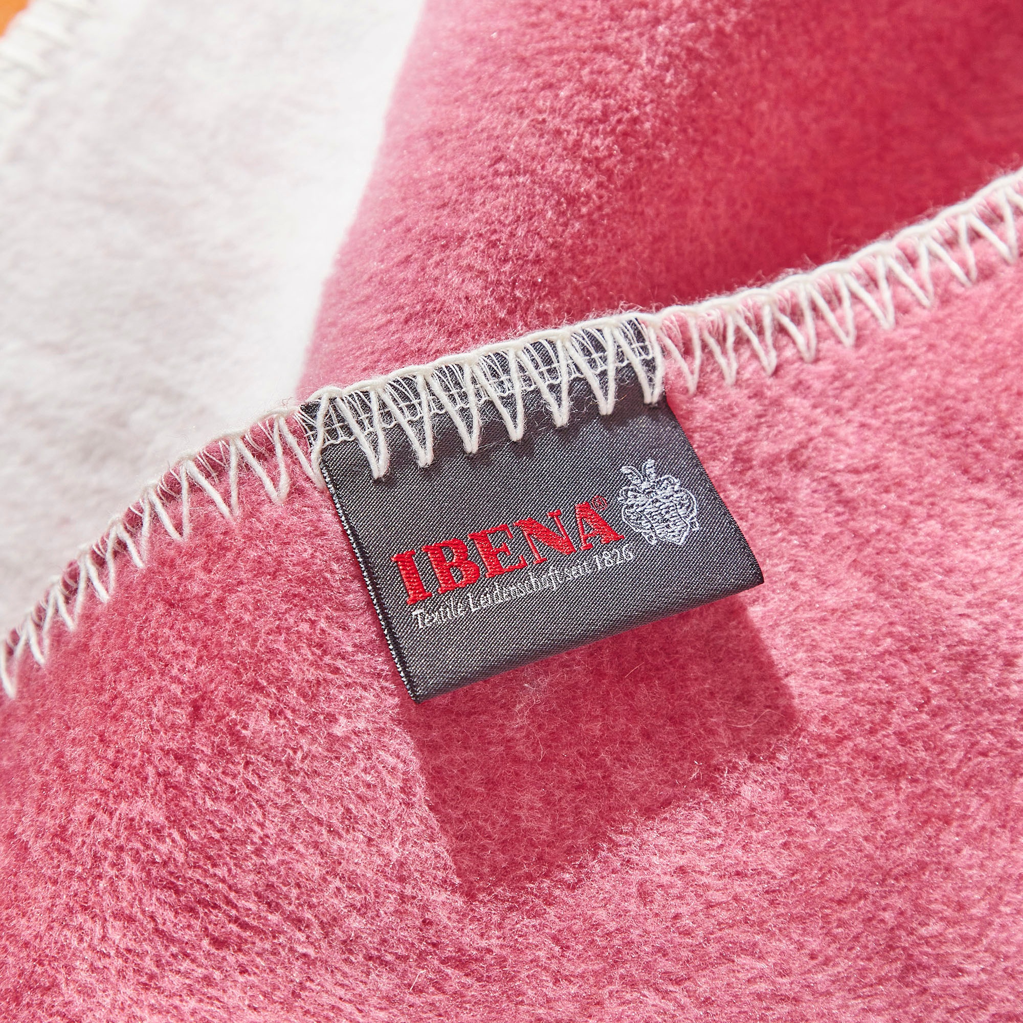 IBENA Wohndecke »Kuscheldecke Hawi«, mit grafischem Muster