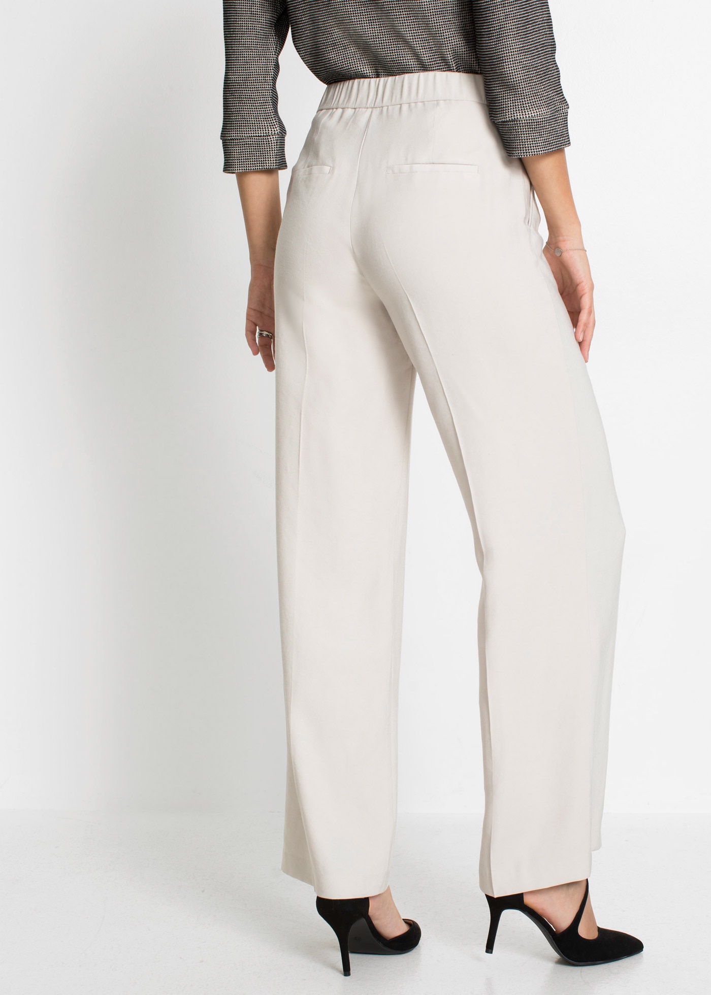 bonprix Stoffhose »Leichte Marlenehose mit Viskose«  Marlenehose, Loose Fit, weites Bein, femininer Stil