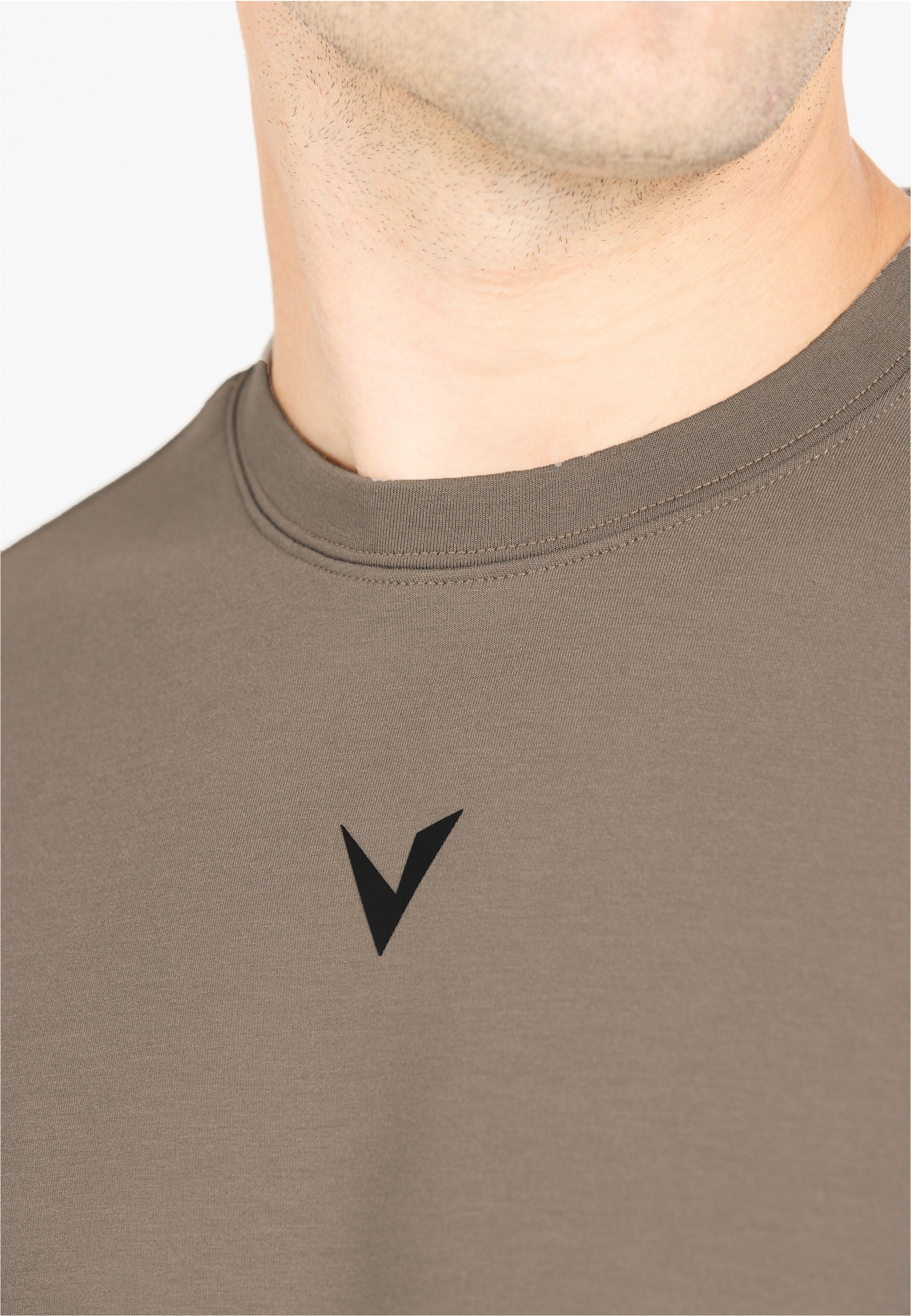 Virtus Sweatshirt »Taro«, im angesagten Crewneck-Design
