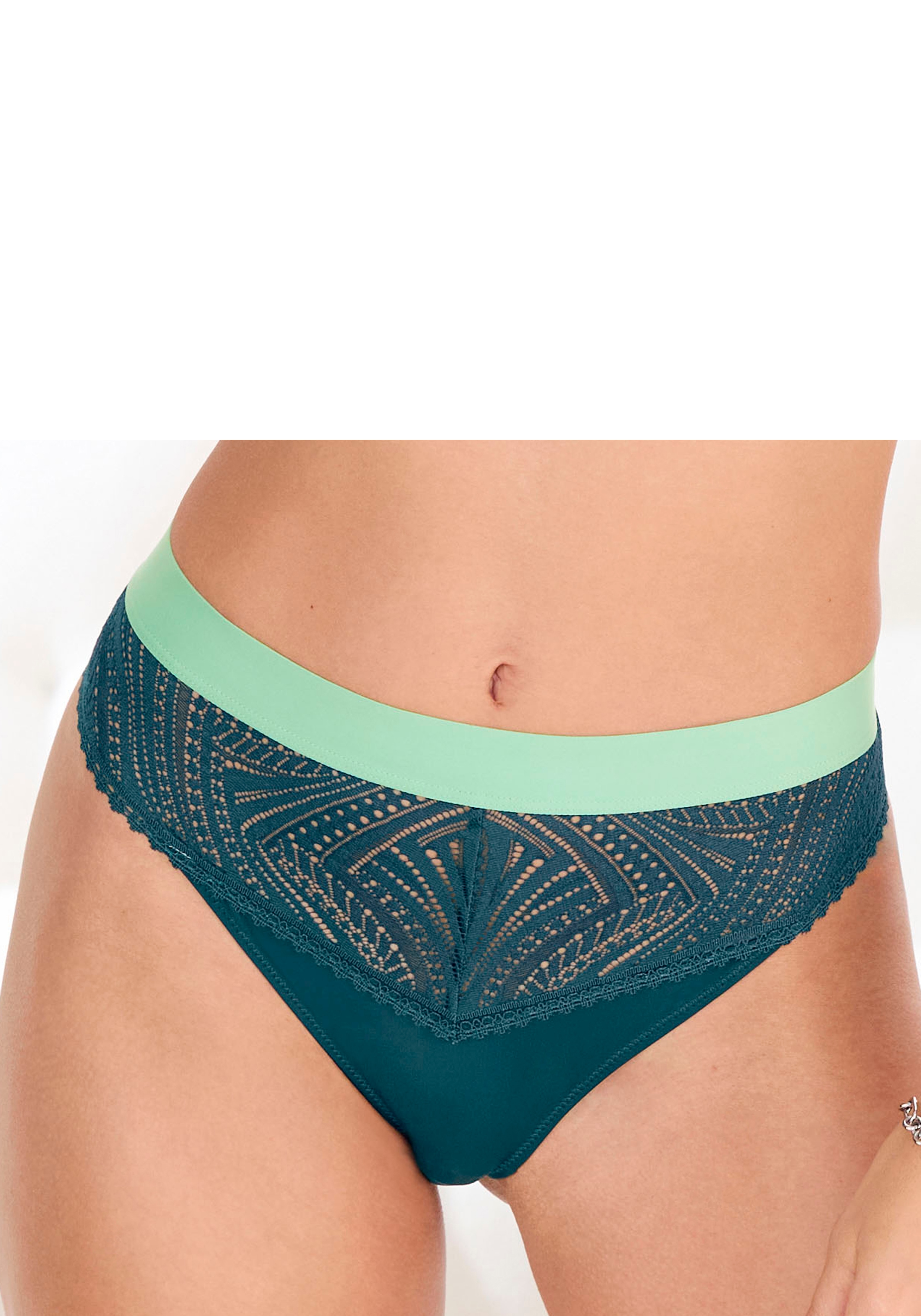 s.Oliver String "Clemence" mit modischem Bund und graphischer Spitze