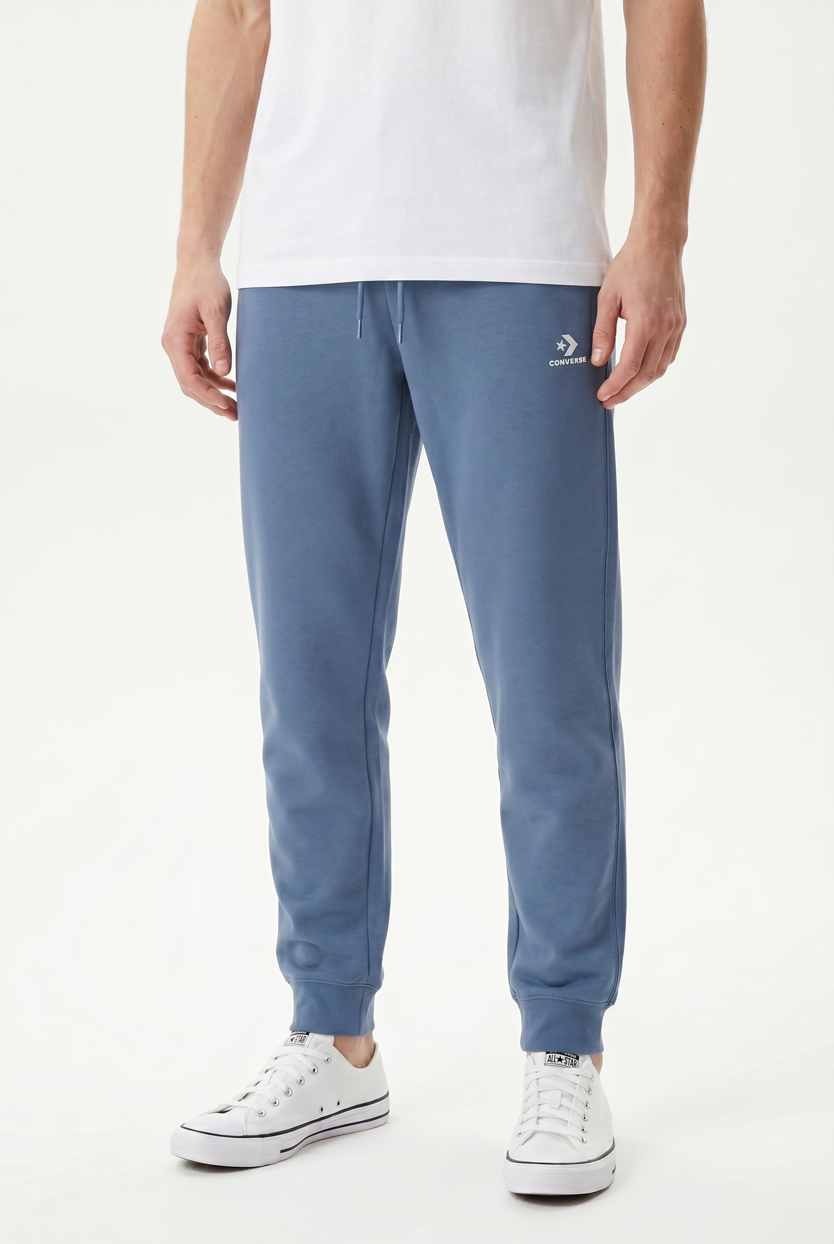 Converse Jogginghose "CONVERSE GO-TO EMBROIDERED STAR CHEVRON STANDARD-FIT FLEECE SWEATPANT" mit Eingrifftaschen, aus Baumwollmischung