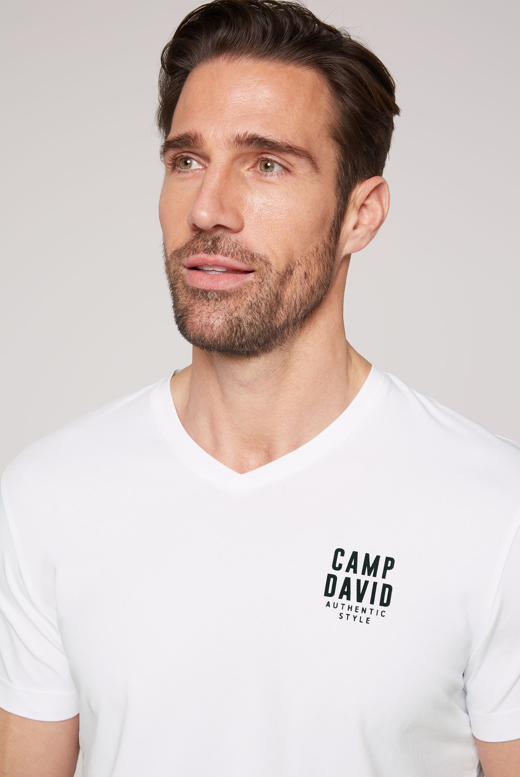 Thumbnail - CAMP DAVID V-Shirt mit V-Ausschnitt, mit Logo-Print