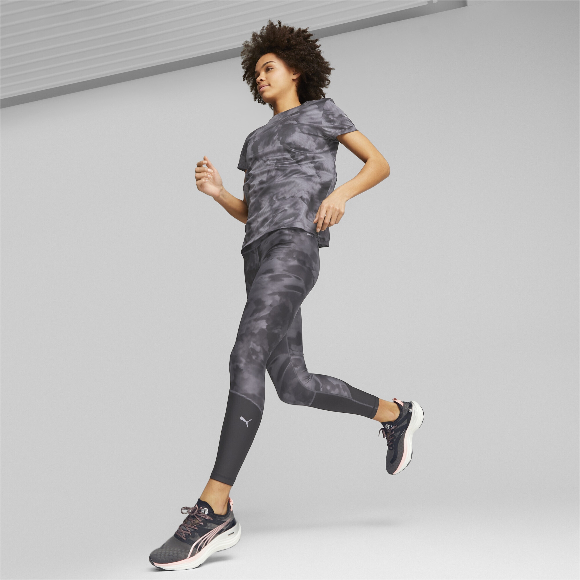 PUMA Laufshirt »Run Favorite T-Shirt Damen« für bestellen | BAUR