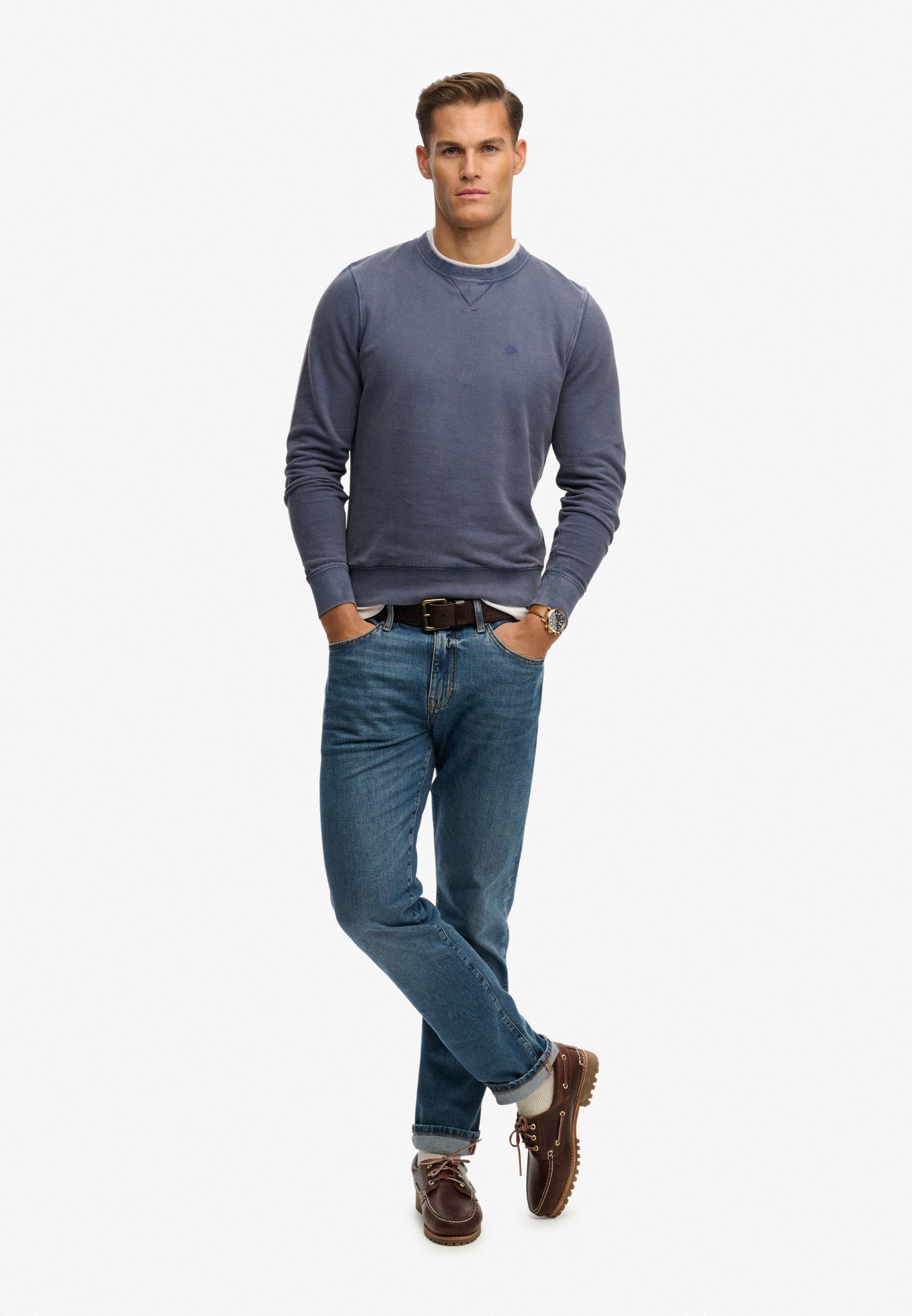 Superdry Sweatshirt »CLASSIC ESSENTIAL SWEATSHIRT«, mit Rundhalsausschnitt, aus Baumwolle, Relaxed Fit, normaler Schnitt
