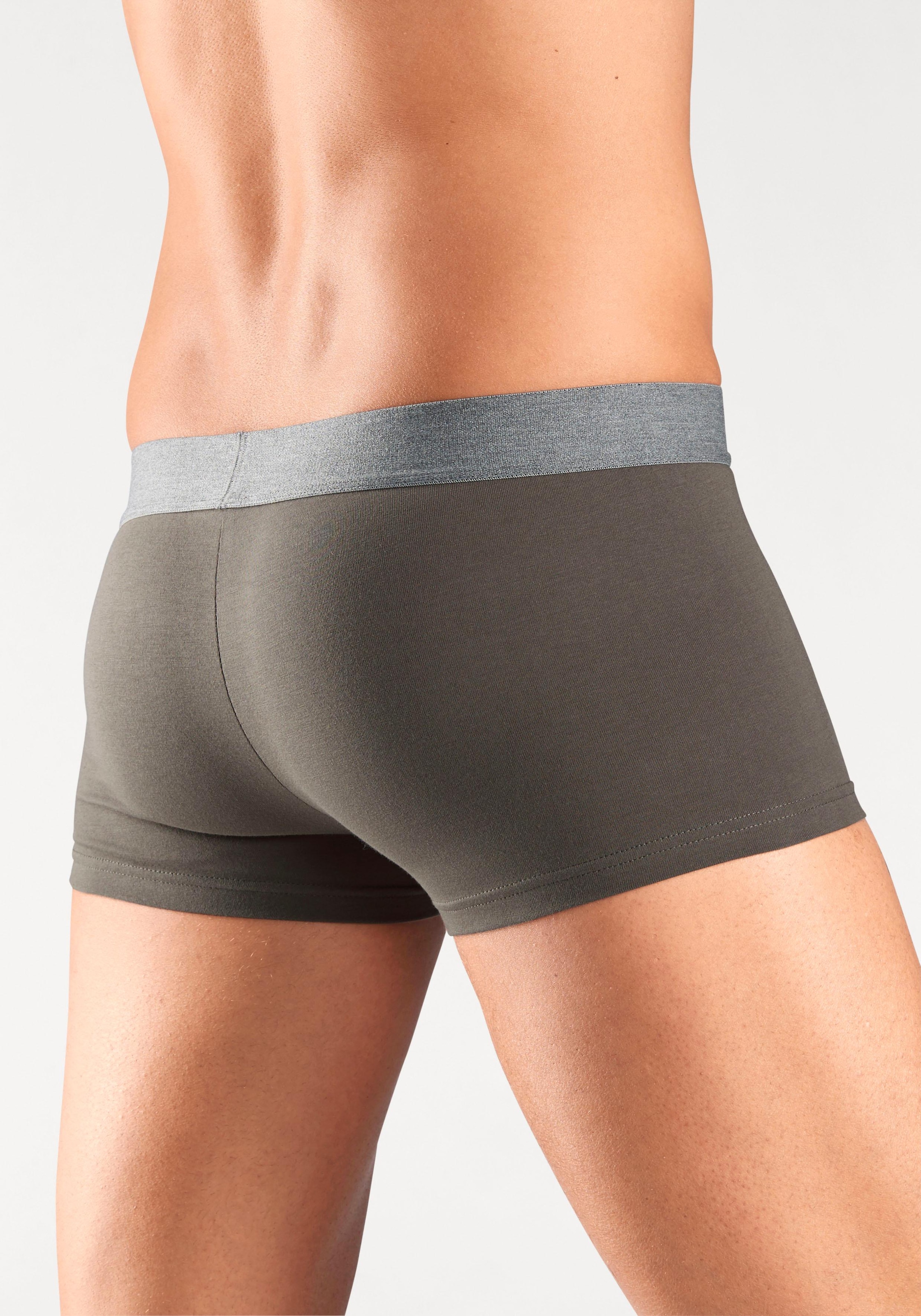 s.Oliver Boxershorts, (Packung, 4 St.), BAUR kontrastfarbenem mit | Webbund in Hipster-Form