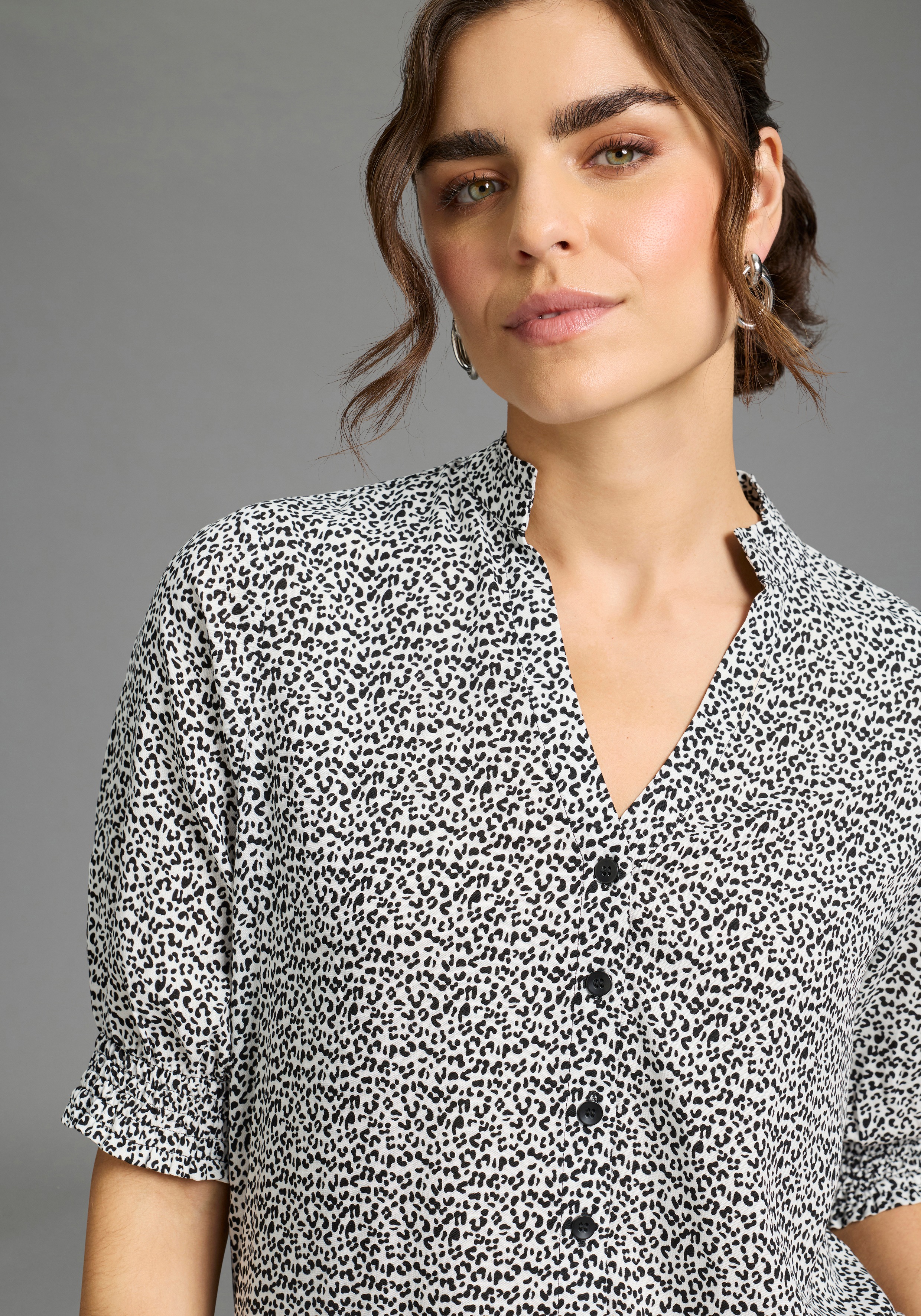 Thumbnail - Laura Scott Druckbluse bedruckte Bluse, femininer Stil, leichtes Webmaterial, aus Viskose