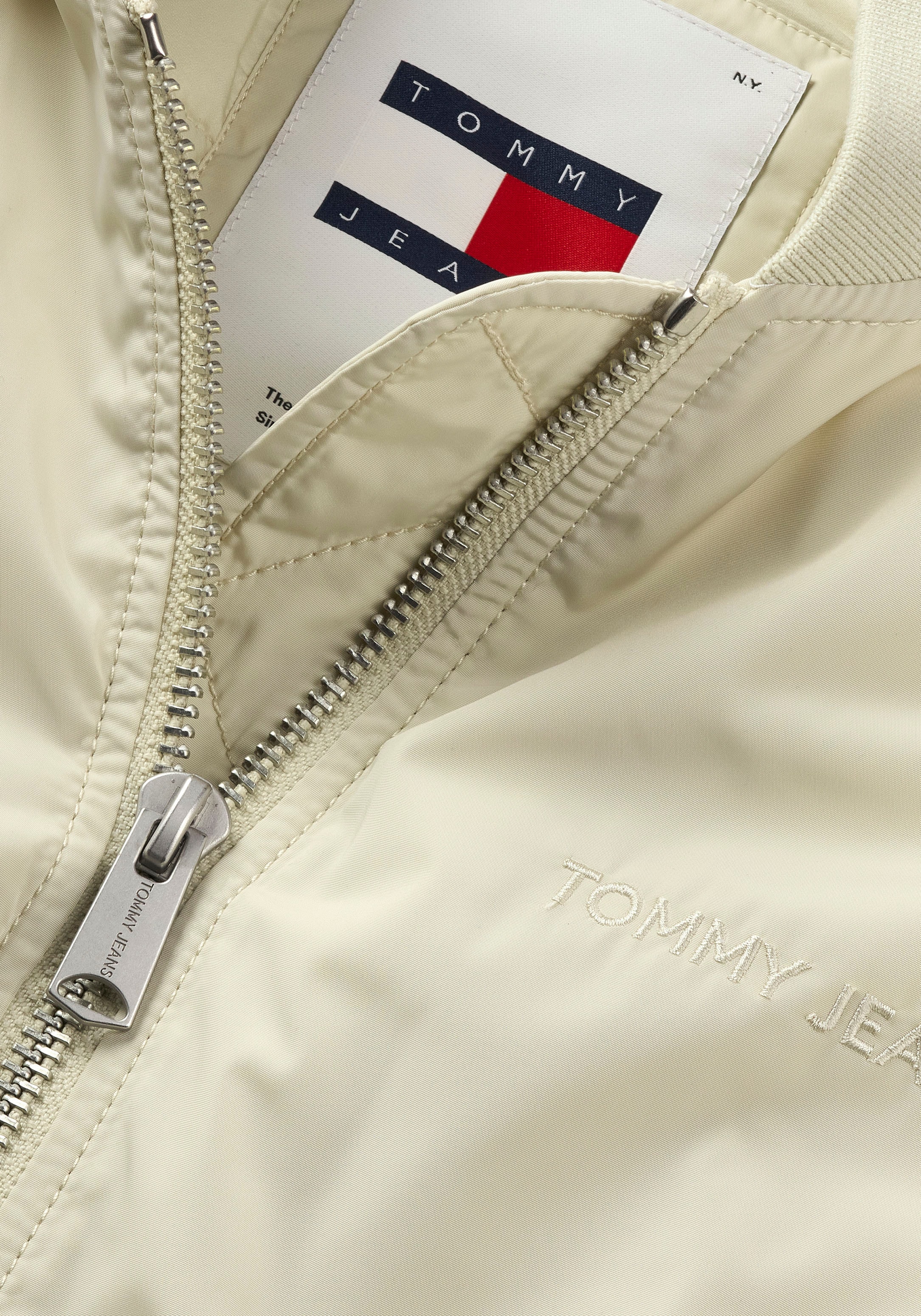 Tommy Jeans Bomberjacke »TJW CLASSICS BOMBER JACKET EXT«, mit Logostickerei