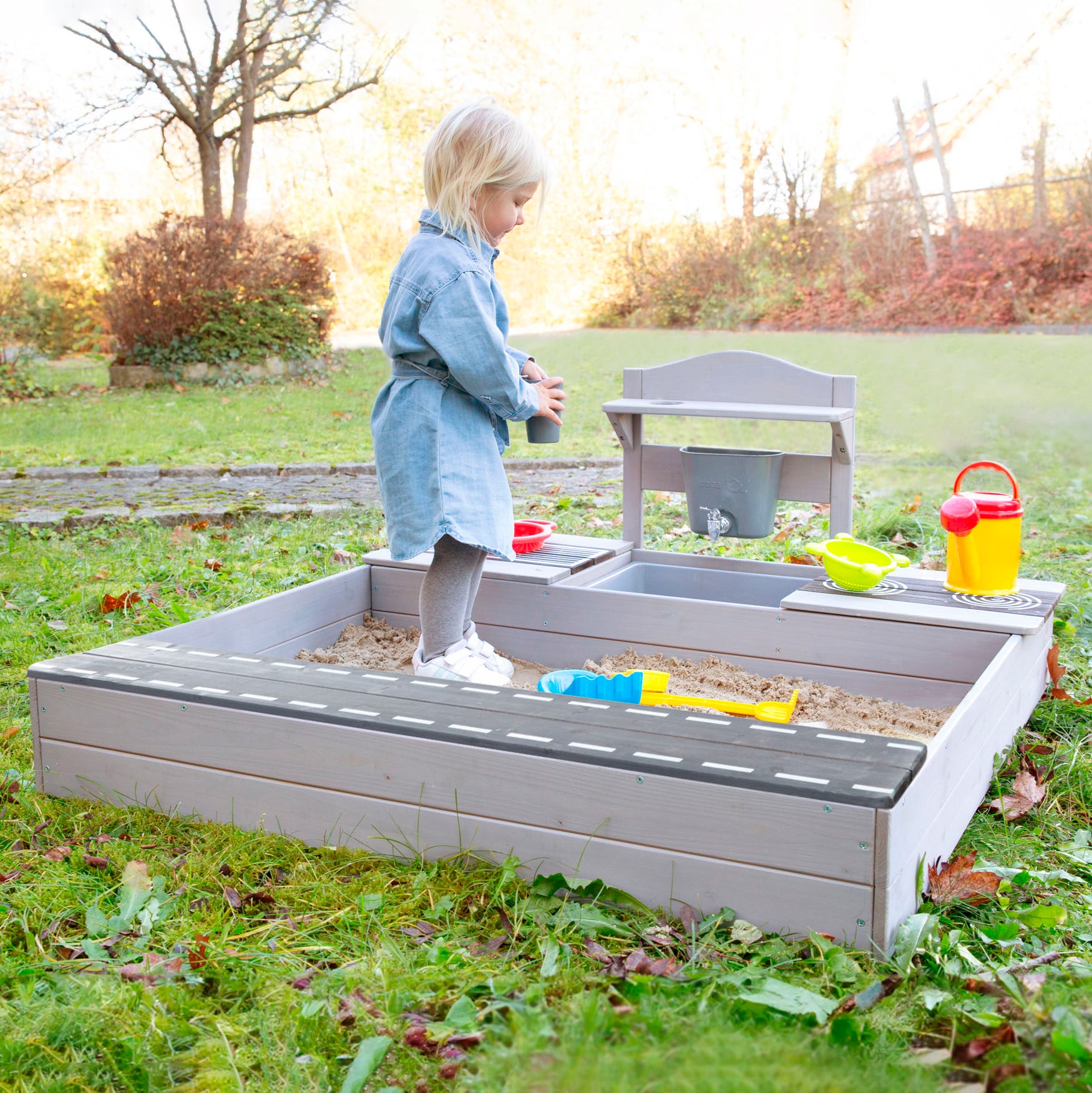 roba® Sandkasten »117 x 118 x 54 cm, mit Matschküche, grau«, FSC® - schützt Wald
