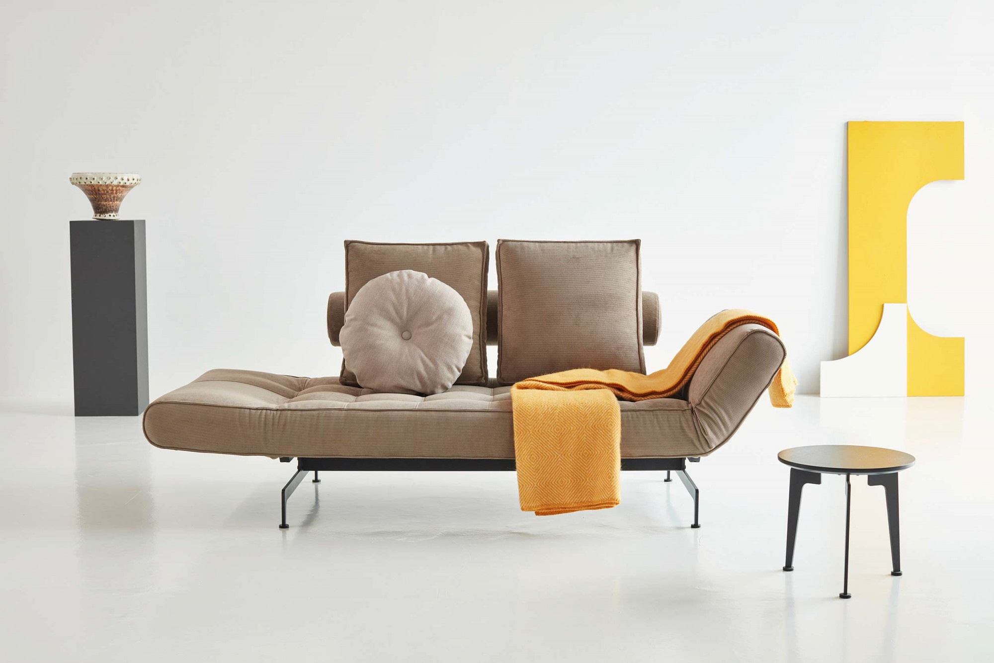 INNOVATION LIVING ™ 3-Sitzer »Ghia Schlafsofa«, eine große Liegefläche mit geringer Stellfläche, beidseitig abklappbar