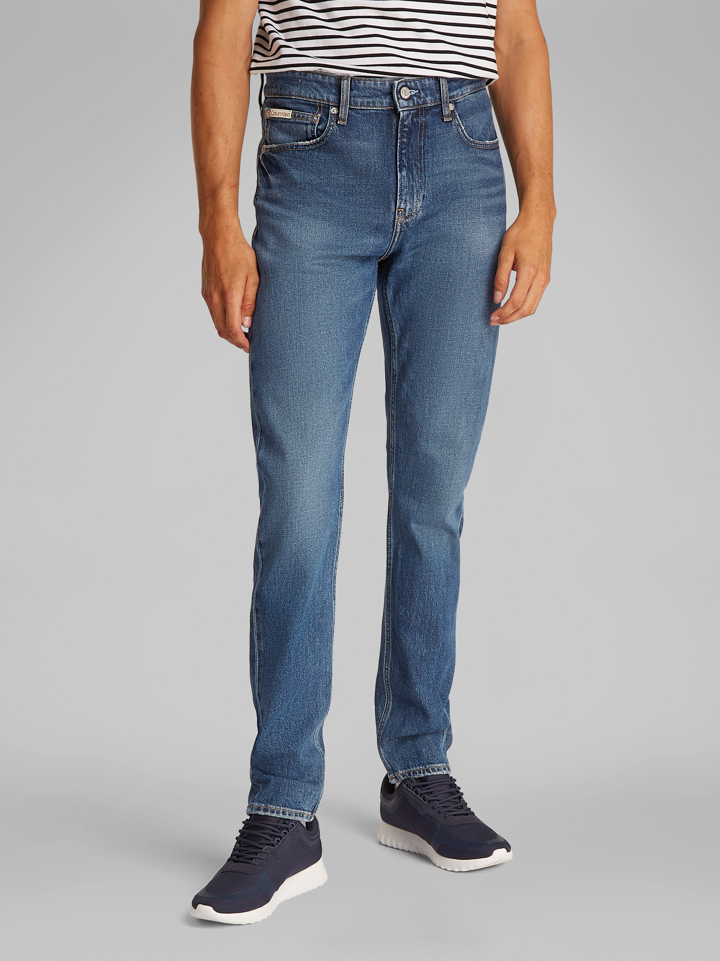 Calvin Klein Jeans Tapered-fit-Jeans "SLIM TAPER", in mittelblauer Waschung günstig online kaufen