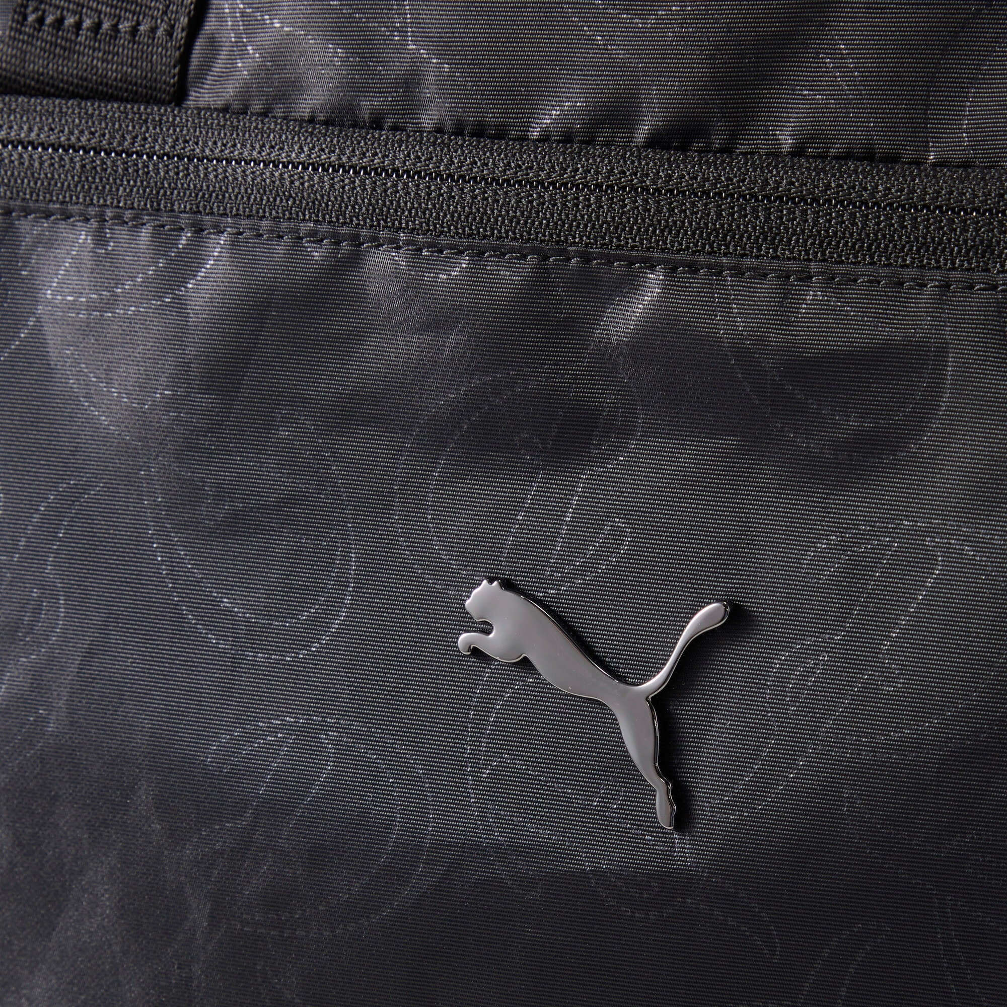 PUMA Schultertasche »POP TOTE« Tasche mit femininen Grafikprints, mit Reißverschluss